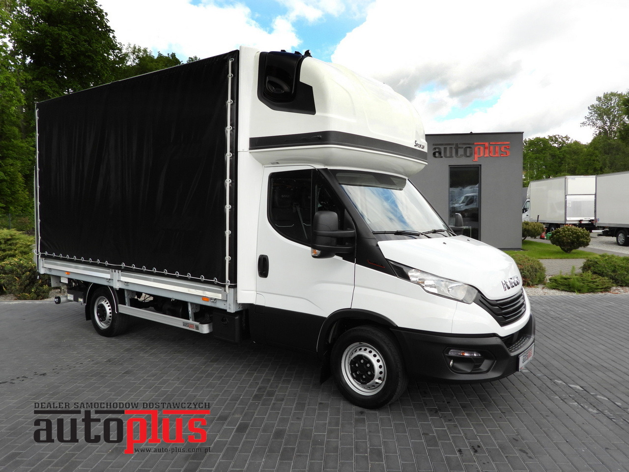 IVECO DAILY 35S18 TARPAULIN LIFT 8 PALLETS WEBASTO CRUISE CONTROL AIR CONDITIONING 180HP - Επαγγελματικό αυτοκίνητο με μουσαμά: φωτογραφία 1 IVECO DAILY 35S18 TARPAULIN LIFT 8 PALLETS WEBASTO CRUISE CONTROL AIR CONDITIONING 180HP - Επαγγελματικό αυτοκίνητο με μουσαμά: φωτογραφία 1