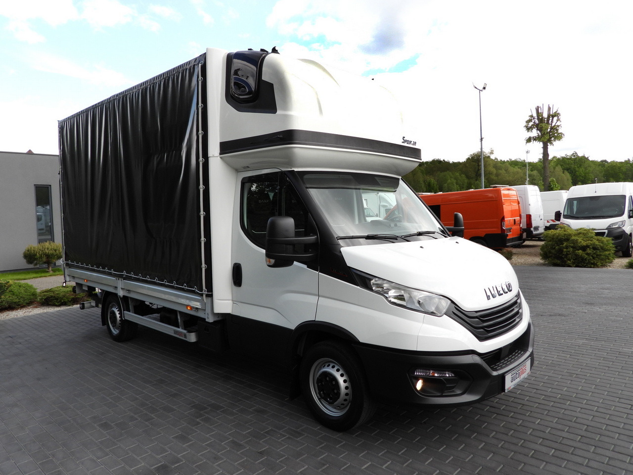 IVECO DAILY 35S18 TARPAULIN LIFT 8 PALLETS WEBASTO CRUISE CONTROL AIR CONDITIONING 180HP - Επαγγελματικό αυτοκίνητο με μουσαμά: φωτογραφία 4 IVECO DAILY 35S18 TARPAULIN LIFT 8 PALLETS WEBASTO CRUISE CONTROL AIR CONDITIONING 180HP - Επαγγελματικό αυτοκίνητο με μουσαμά: φωτογραφία 4