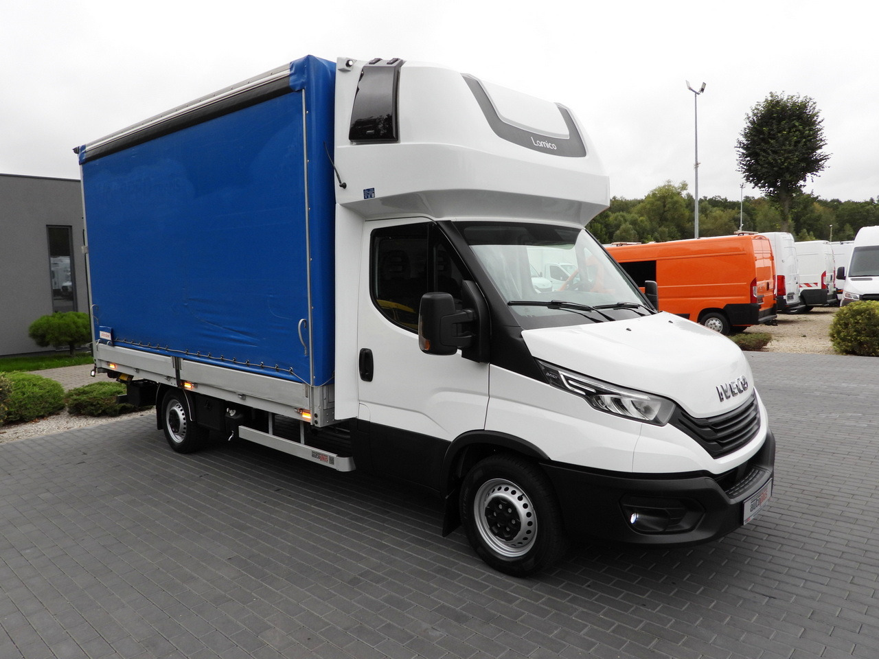 IVECO DAILY 35S18 TARPAULIN LIFT 8 PALLETS WEBASTO CRUISE CONTROL LED LIGHTS AIR CONDITIONING 180HP - Επαγγελματικό αυτοκίνητο με μουσαμά: φωτογραφία 4 IVECO DAILY 35S18 TARPAULIN LIFT 8 PALLETS WEBASTO CRUISE CONTROL LED LIGHTS AIR CONDITIONING 180HP - Επαγγελματικό αυτοκίνητο με μουσαμά: φωτογραφία 4