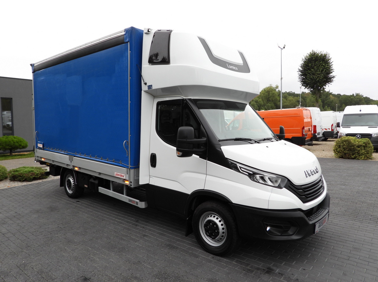 IVECO DAILY 35S18 TARPAULIN LIFT 8 PALLETS WEBASTO CRUISE CONTROL LED LIGHTS AIR CONDITIONING 180HP - Επαγγελματικό αυτοκίνητο με μουσαμά: φωτογραφία 4 IVECO DAILY 35S18 TARPAULIN LIFT 8 PALLETS WEBASTO CRUISE CONTROL LED LIGHTS AIR CONDITIONING 180HP - Επαγγελματικό αυτοκίνητο με μουσαμά: φωτογραφία 4