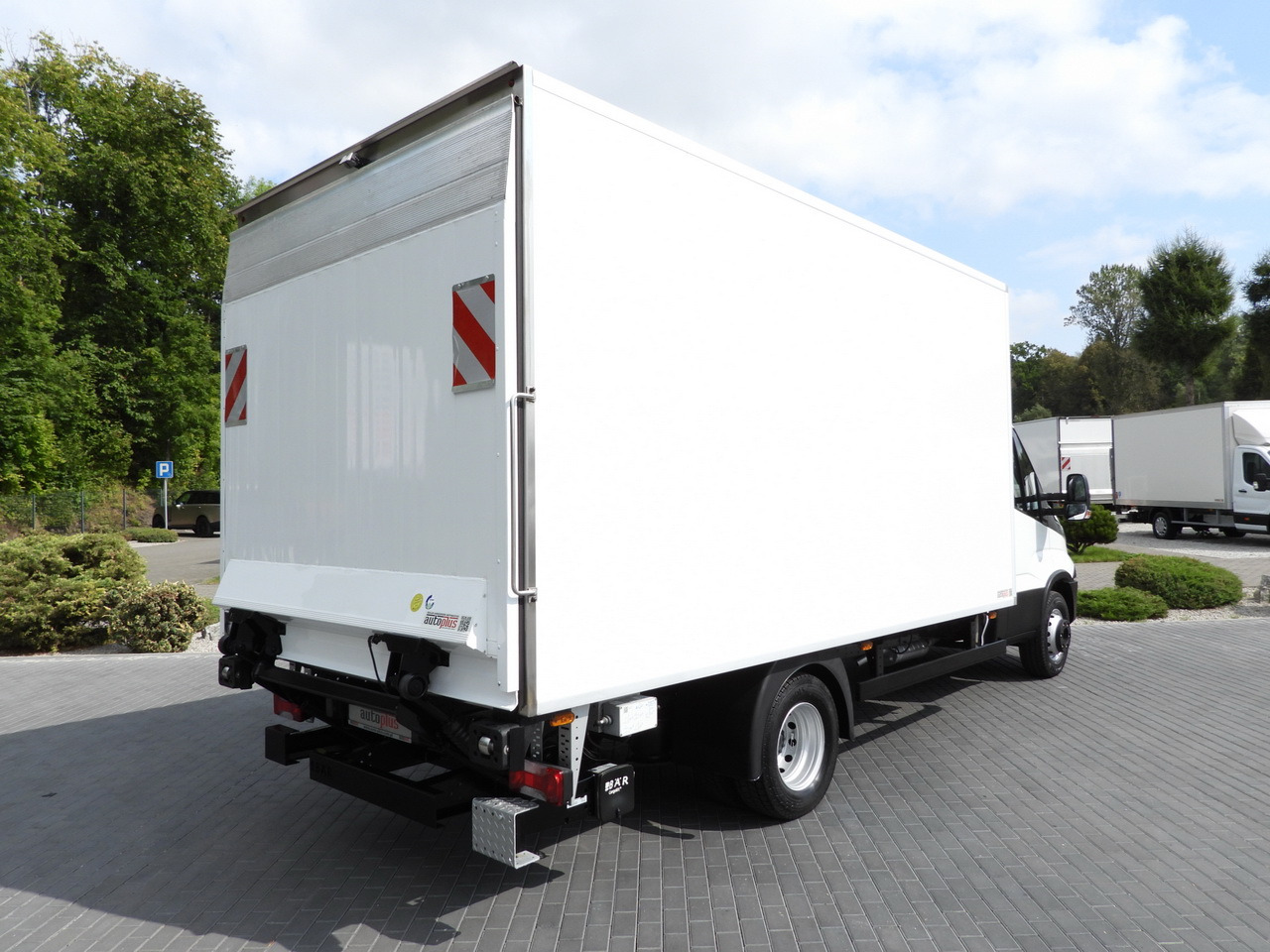 IVECO DAILY 70C17 REFRIGERATOR 1*C LIFT 10 PALLETS POWER SUPPLY 230V CRUISE CONTROL AIR CONDITIONING PNEUMATICS AUTOMATIC TRANSMISSION HI-MATIC TWIN WHEELS 170HP - Φορτηγό ψυγείο: φωτογραφία 3 IVECO DAILY 70C17 REFRIGERATOR 1*C LIFT 10 PALLETS POWER SUPPLY 230V CRUISE CONTROL AIR CONDITIONING PNEUMATICS AUTOMATIC TRANSMISSION HI-MATIC TWIN WHEELS 170HP - Φορτηγό ψυγείο: φωτογραφία 3