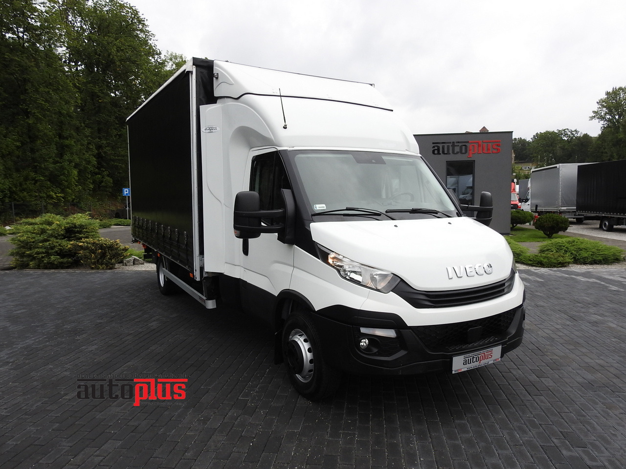 IVECO DAILY 70C18 TARPAULIN LIFT 12 PALLETS WEBASTO CRUISE CONTROL TWIN WHEELS AIR CONDITIONING  180HP - Επαγγελματικό αυτοκίνητο με μουσαμά: φωτογραφία 1 IVECO DAILY 70C18 TARPAULIN LIFT 12 PALLETS WEBASTO CRUISE CONTROL TWIN WHEELS AIR CONDITIONING  180HP - Επαγγελματικό αυτοκίνητο με μουσαμά: φωτογραφία 1