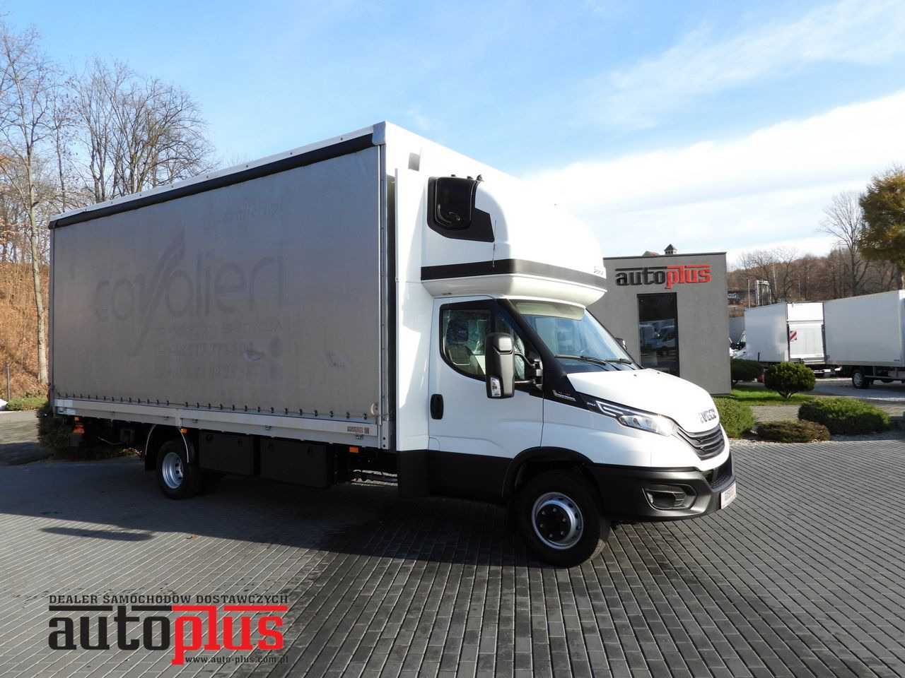IVECO DAILY 70C18 TARPAULIN LIFT 16 PALLETS WEBASTO CRUISE CONTROL NAVIGATION LED LIGHTS PNEUMATICS AUTOMATIC TRANSMISSION HI-MATIC TWIN WHEELS AIR CONDITIONING 180HP - Φορτηγό μουσαμάς: φωτογραφία 1 IVECO DAILY 70C18 TARPAULIN LIFT 16 PALLETS WEBASTO CRUISE CONTROL NAVIGATION LED LIGHTS PNEUMATICS AUTOMATIC TRANSMISSION HI-MATIC TWIN WHEELS AIR CONDITIONING 180HP - Φορτηγό μουσαμάς: φωτογραφία 1