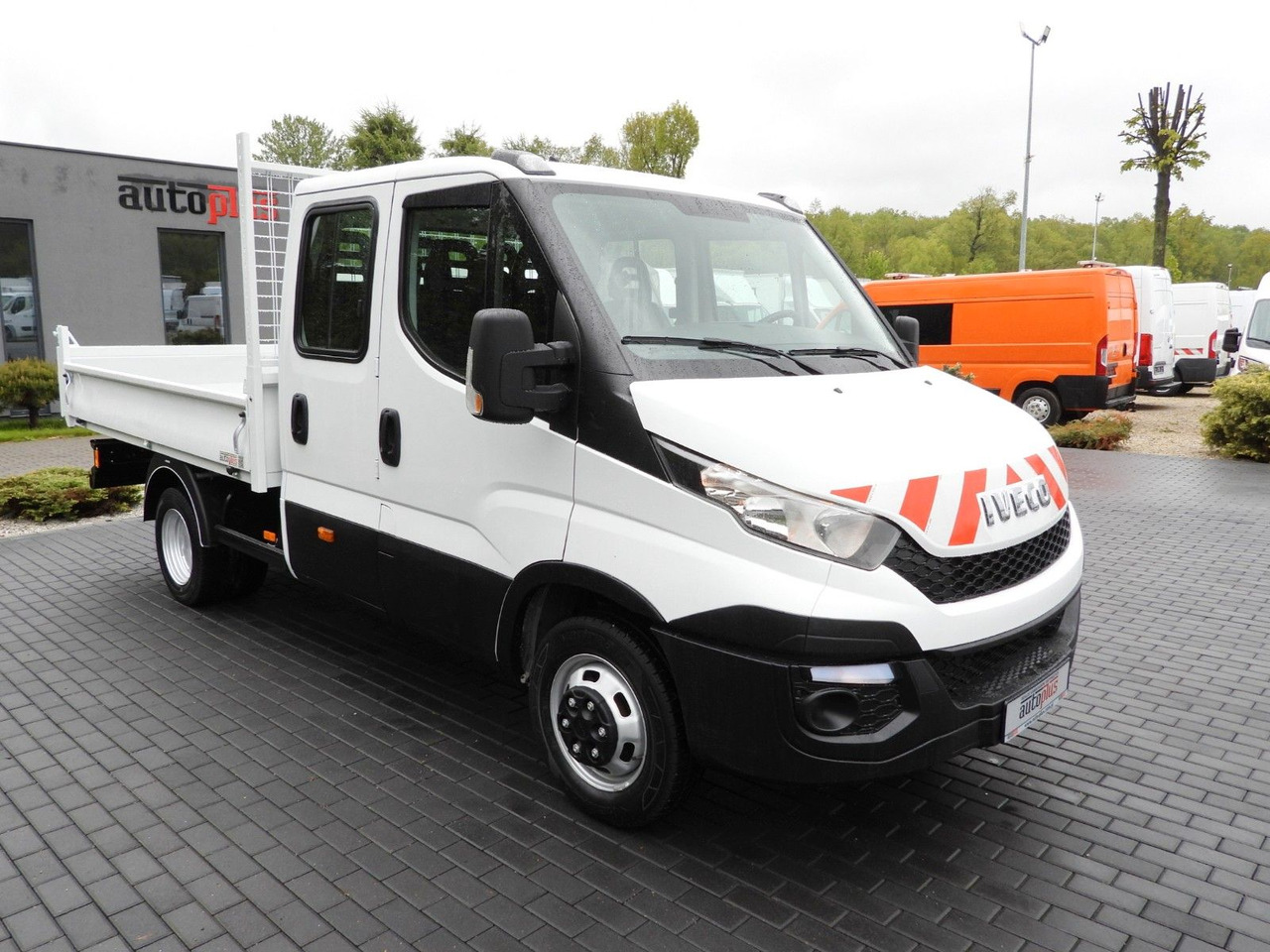 Iveco DAILY 35C13 KIPPER DOPPELKABINE DOKA 7 SITZE A/C - Όχημα με ανατρεπομενη καροτσα, Διπλοκάμπινο ελαφρύ επαγγελματικό: φωτογραφία 4 Iveco DAILY 35C13 KIPPER DOPPELKABINE DOKA 7 SITZE A/C - Όχημα με ανατρεπομενη καροτσα, Διπλοκάμπινο ελαφρύ επαγγελματικό: φωτογραφία 4