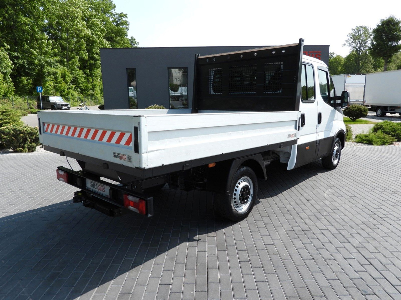 Iveco DAILY 35S12 PRITSCHE DOPPELKABINE DOKA 7 SITZE - Μικρό φορτηγό με καρότσα, Διπλοκάμπινο ελαφρύ επαγγελματικό: φωτογραφία 3 Iveco DAILY 35S12 PRITSCHE DOPPELKABINE DOKA 7 SITZE - Μικρό φορτηγό με καρότσα, Διπλοκάμπινο ελαφρύ επαγγελματικό: φωτογραφία 3