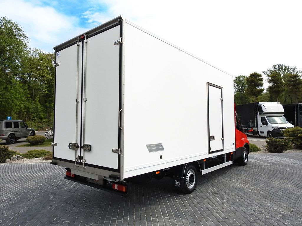 Iveco DAILY 35S18 NEUE KOFFER 10 PALETTEN TEMPOMAT - Επαγγελματικό αυτοκίνητο κόφα: φωτογραφία 3 Iveco DAILY 35S18 NEUE KOFFER 10 PALETTEN TEMPOMAT - Επαγγελματικό αυτοκίνητο κόφα: φωτογραφία 3