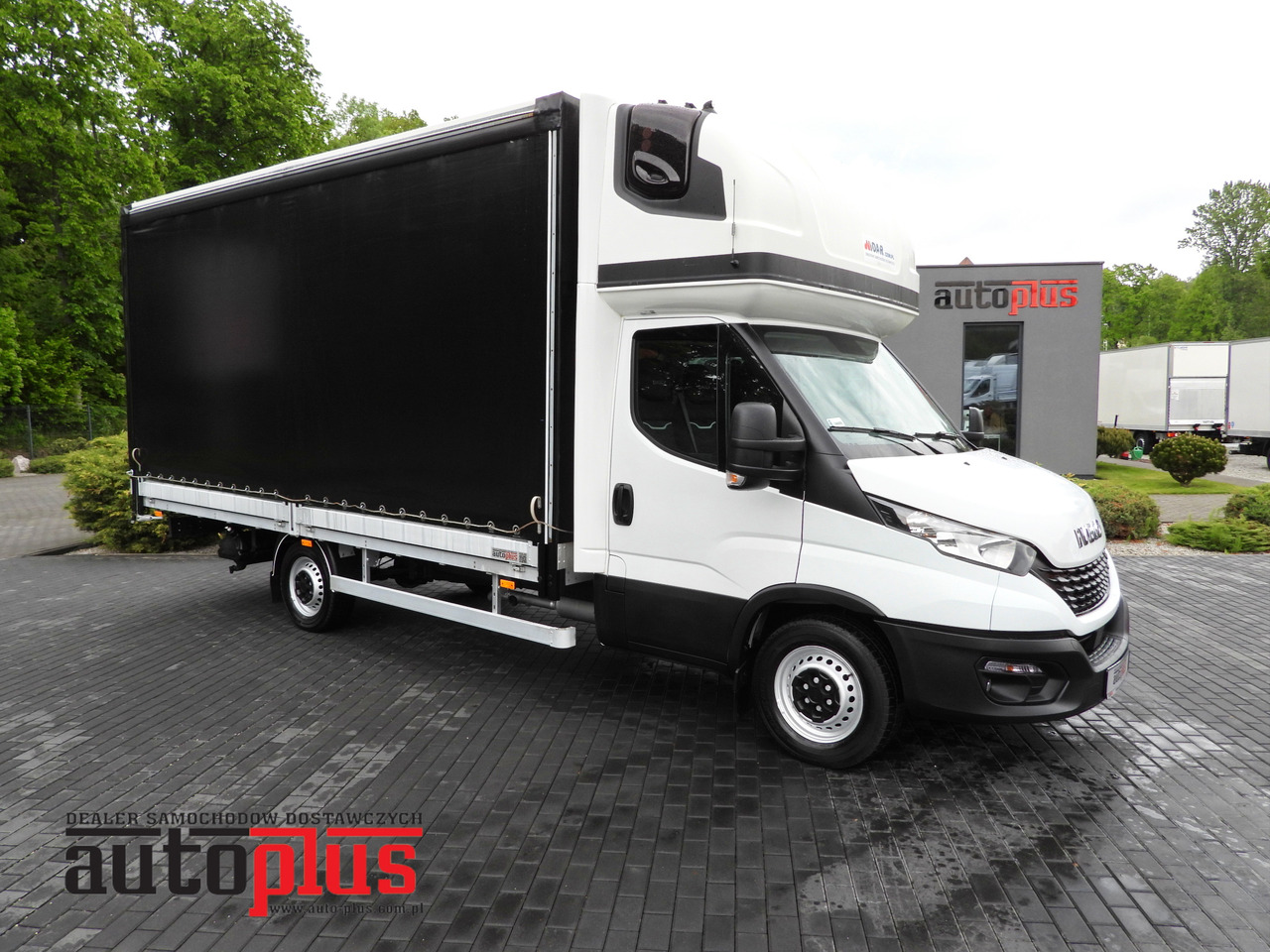 Iveco DAILY 35S18 PRITSCHE PLANE 10 PALETTEN WEBASTO - Επαγγελματικό αυτοκίνητο με μουσαμά: φωτογραφία 1 Iveco DAILY 35S18 PRITSCHE PLANE 10 PALETTEN WEBASTO - Επαγγελματικό αυτοκίνητο με μουσαμά: φωτογραφία 1