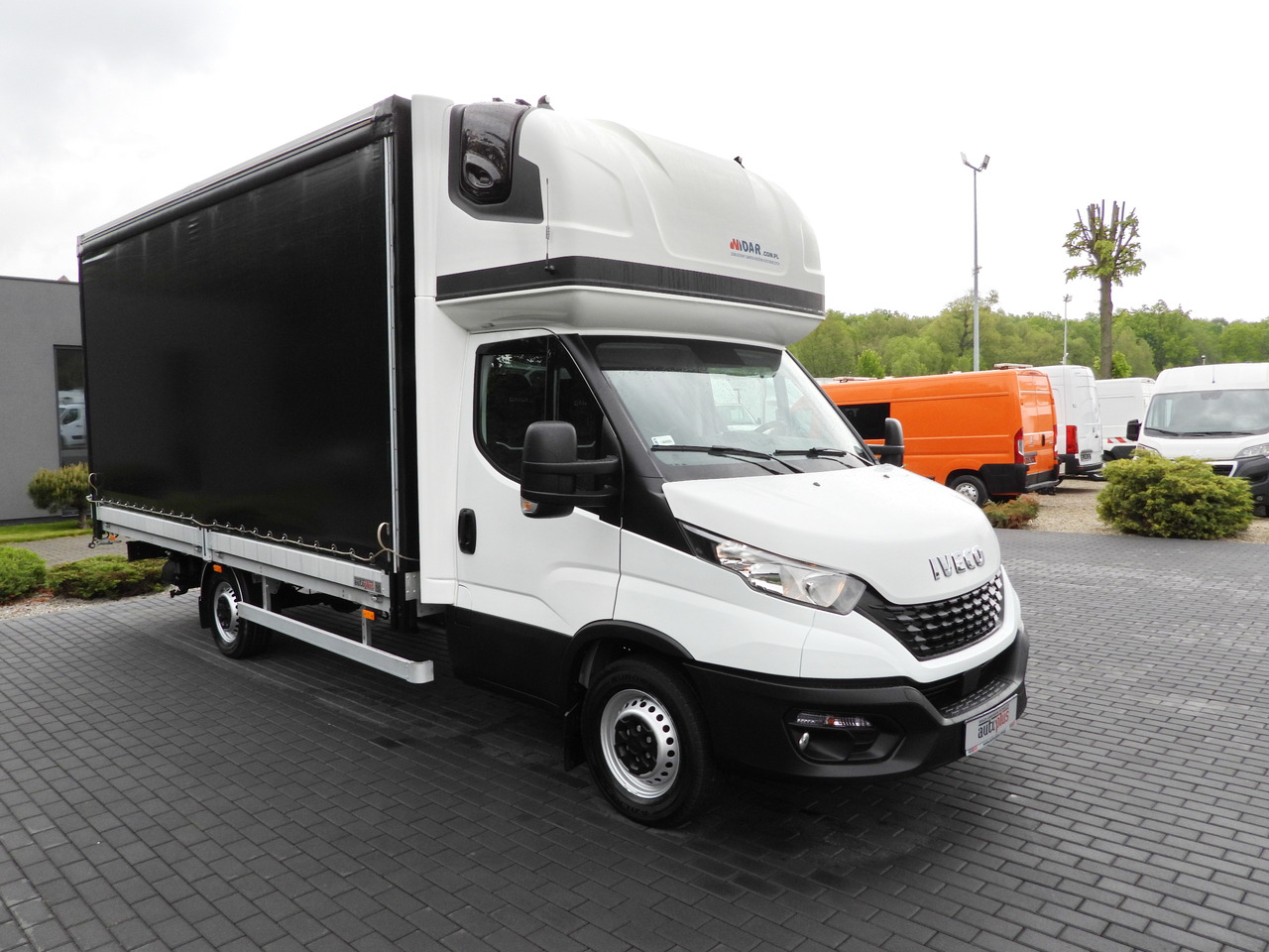 Iveco DAILY 35S18 PRITSCHE PLANE 10 PALETTEN WEBASTO - Επαγγελματικό αυτοκίνητο με μουσαμά: φωτογραφία 4 Iveco DAILY 35S18 PRITSCHE PLANE 10 PALETTEN WEBASTO - Επαγγελματικό αυτοκίνητο με μουσαμά: φωτογραφία 4