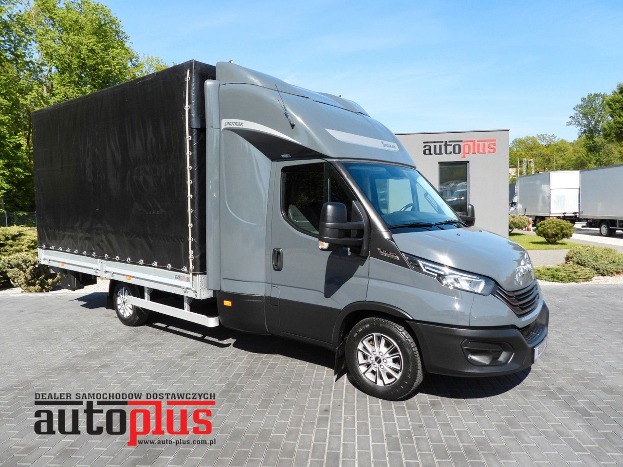 Iveco DAILY 35S18 PRITSCHE PLANE 10 PALETTEN WEBASTO - Επαγγελματικό αυτοκίνητο με μουσαμά, Διπλοκάμπινο ελαφρύ επαγγελματικό: φωτογραφία 1 Iveco DAILY 35S18 PRITSCHE PLANE 10 PALETTEN WEBASTO - Επαγγελματικό αυτοκίνητο με μουσαμά, Διπλοκάμπινο ελαφρύ επαγγελματικό: φωτογραφία 1