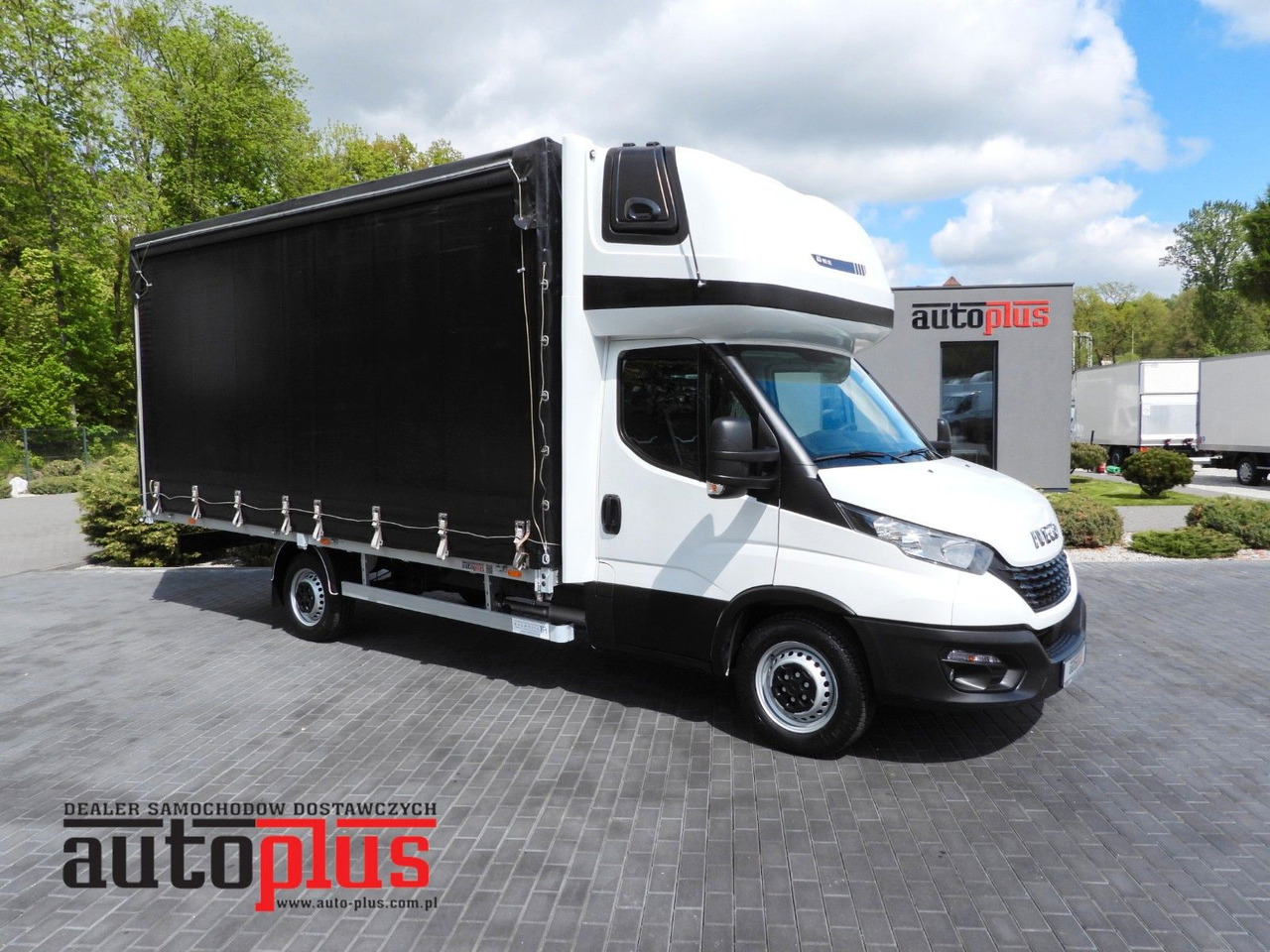 Iveco DAILY 35S18 PRITSCHE PLANE 10 PALETTEN WEBASTO - Επαγγελματικό αυτοκίνητο με μουσαμά: φωτογραφία 1 Iveco DAILY 35S18 PRITSCHE PLANE 10 PALETTEN WEBASTO - Επαγγελματικό αυτοκίνητο με μουσαμά: φωτογραφία 1