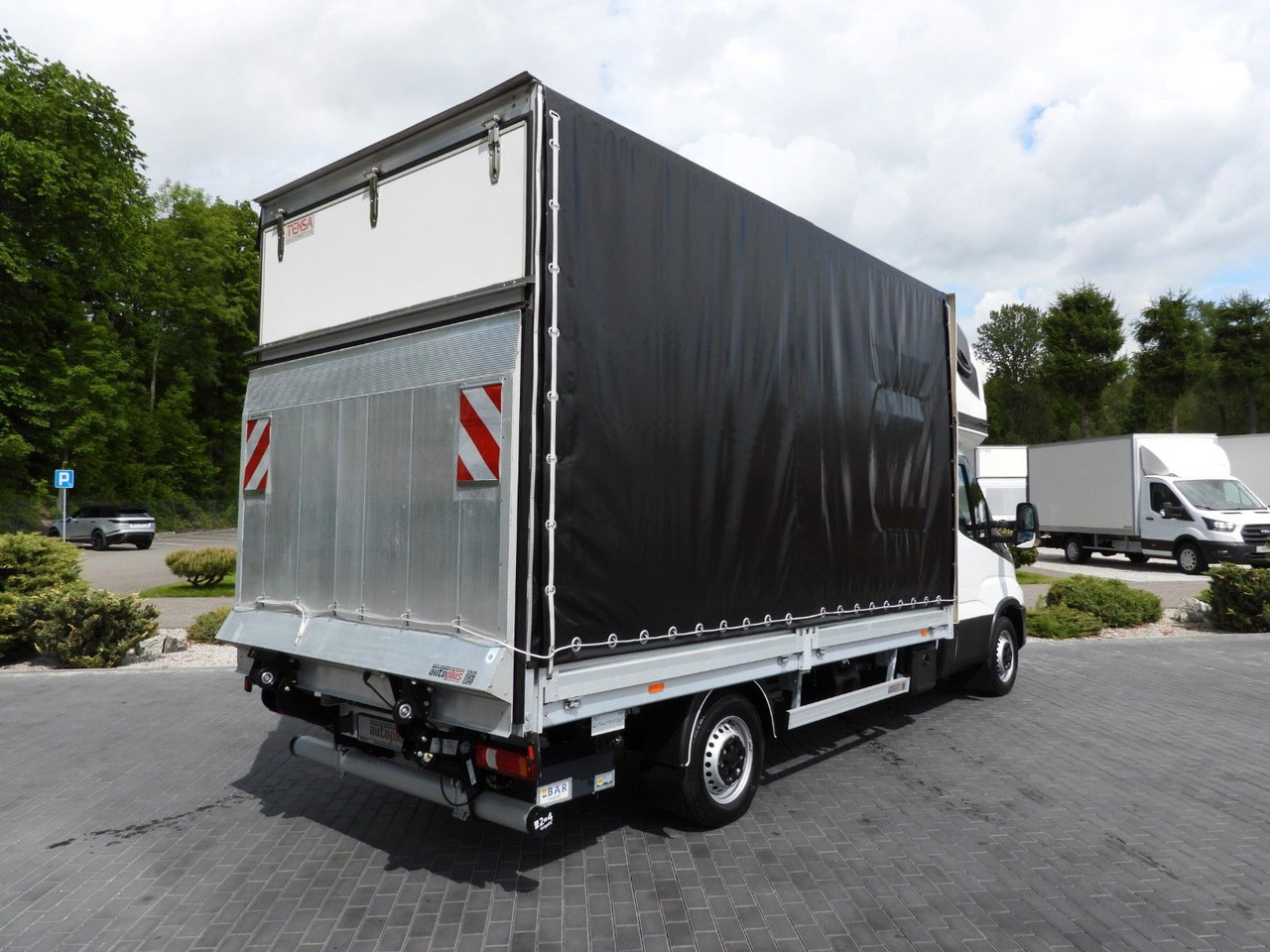 Iveco DAILY 35S18 PRITSCHE PLANE AUFZUG 8 PALETTEN - Επαγγελματικό αυτοκίνητο με μουσαμά: φωτογραφία 3 Iveco DAILY 35S18 PRITSCHE PLANE AUFZUG 8 PALETTEN - Επαγγελματικό αυτοκίνητο με μουσαμά: φωτογραφία 3