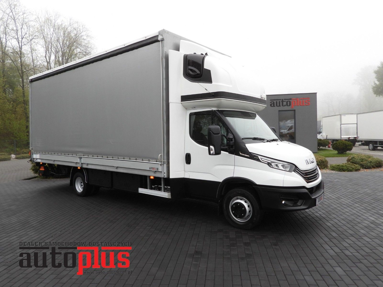Iveco DAILY 72C18 PRITSCHE PLANE AUFZUG 16 PALETTEN - Επαγγελματικό αυτοκίνητο με μουσαμά: φωτογραφία 1 Iveco DAILY 72C18 PRITSCHE PLANE AUFZUG 16 PALETTEN - Επαγγελματικό αυτοκίνητο με μουσαμά: φωτογραφία 1