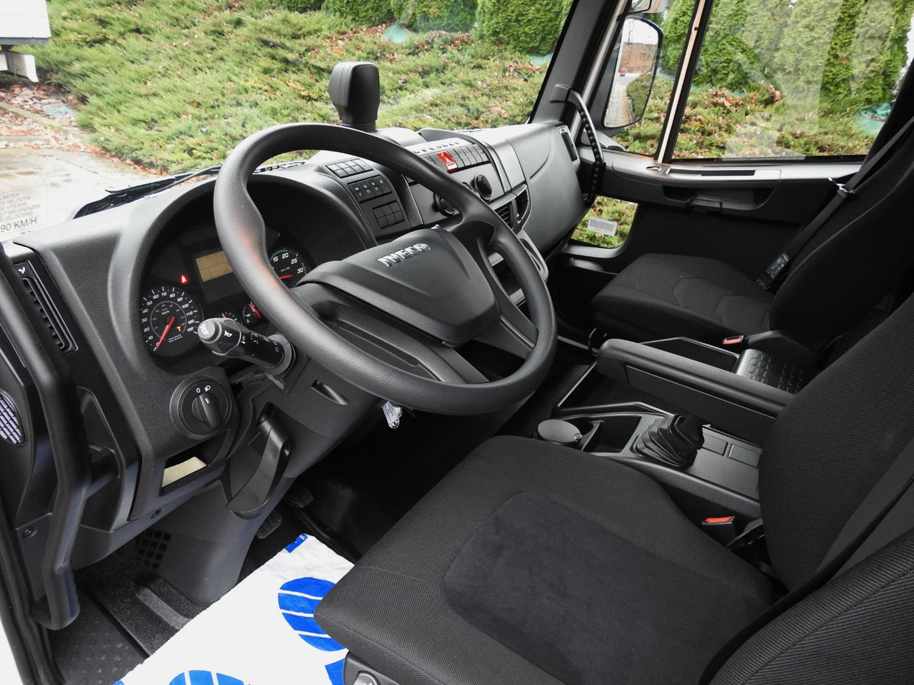 Iveco EUROCARGO 120-250 PRITSCHE PLANE 18 PALETTEN A/C - Φορτηγό μουσαμάς: φωτογραφία 2 Iveco EUROCARGO 120-250 PRITSCHE PLANE 18 PALETTEN A/C - Φορτηγό μουσαμάς: φωτογραφία 2