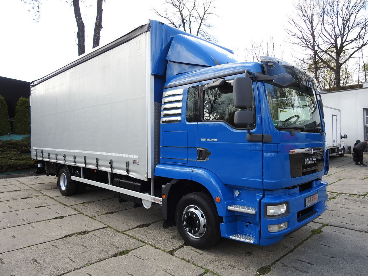 MAN TGM 15.290 TARPAULIN LIFT 18 PALLETS CRUISE CONTROL TWIN WHEELS AIR CONDITIONING 290HP - Φορτηγό μουσαμάς: φωτογραφία 4 MAN TGM 15.290 TARPAULIN LIFT 18 PALLETS CRUISE CONTROL TWIN WHEELS AIR CONDITIONING 290HP - Φορτηγό μουσαμάς: φωτογραφία 4