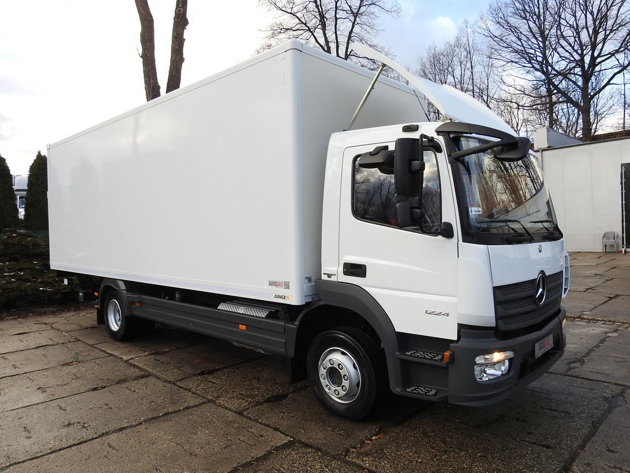 MERCEDES ATEGO 12.24 BOX LIFT 18 PALLETS CRUISE CONTROL AUTOMATIC TRANSMISSION TWIN WHEELS AIR CONDITIONING 240HP - Φορτηγό κόφα: φωτογραφία 4 MERCEDES ATEGO 12.24 BOX LIFT 18 PALLETS CRUISE CONTROL AUTOMATIC TRANSMISSION TWIN WHEELS AIR CONDITIONING 240HP - Φορτηγό κόφα: φωτογραφία 4