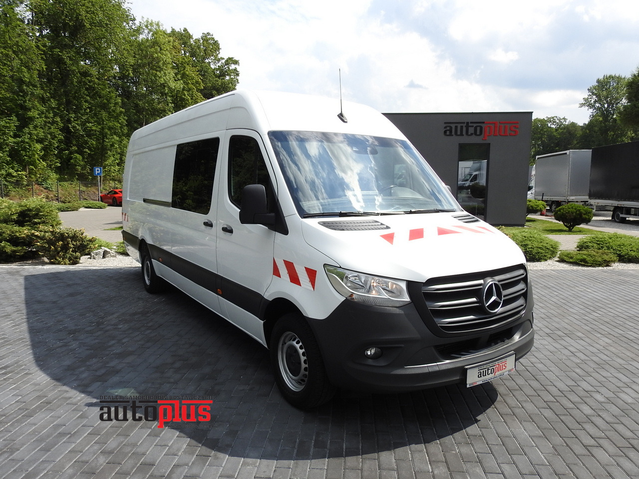MERCEDES SPRINTER BOX DELIVERY VAN 5 SEATS CRUISE CONTROL NAVIGATION AIR CONDITIONING AUTOMATIC TRANSMISSION 160HP - Βαν: φωτογραφία 1 MERCEDES SPRINTER BOX DELIVERY VAN 5 SEATS CRUISE CONTROL NAVIGATION AIR CONDITIONING AUTOMATIC TRANSMISSION 160HP - Βαν: φωτογραφία 1