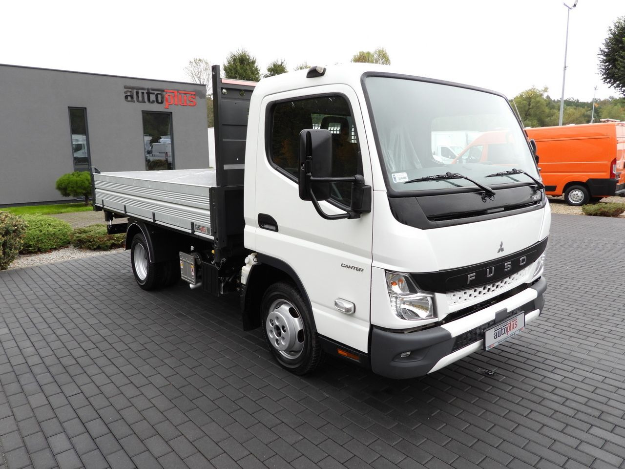 MITSUBISHI CANTER FUSO 3C15 THREE-WAY TIPPER 3 SEATS LED LIGHTS TWIN WHEELS 150HP - Όχημα με ανατρεπομενη καροτσα: φωτογραφία 4 MITSUBISHI CANTER FUSO 3C15 THREE-WAY TIPPER 3 SEATS LED LIGHTS TWIN WHEELS 150HP - Όχημα με ανατρεπομενη καροτσα: φωτογραφία 4