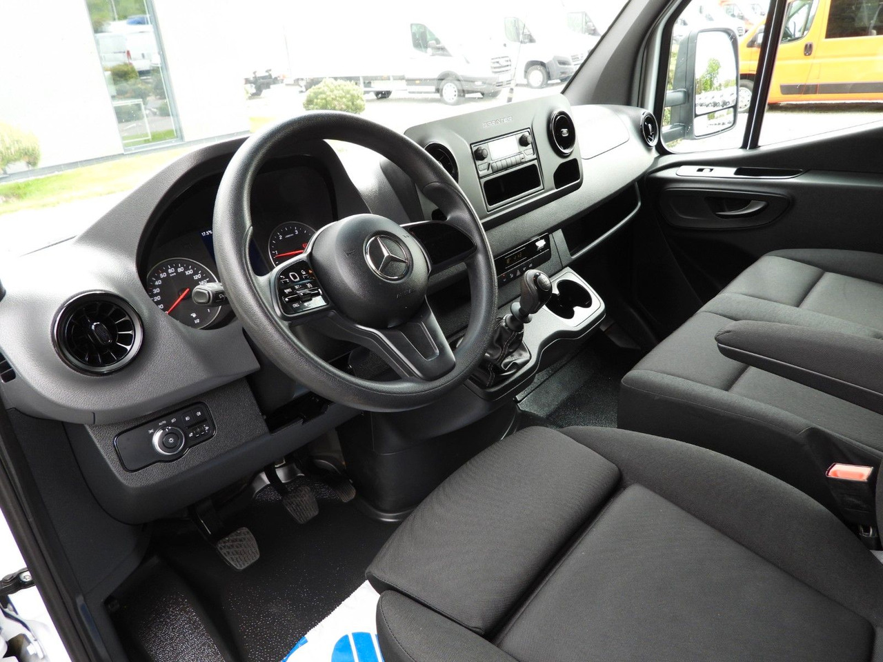 Mercedes-Benz SPRINTER 519 PRITSCHE PLANE 8 PALETTEN WEBASTO - Επαγγελματικό αυτοκίνητο με μουσαμά: φωτογραφία 2 Mercedes-Benz SPRINTER 519 PRITSCHE PLANE 8 PALETTEN WEBASTO - Επαγγελματικό αυτοκίνητο με μουσαμά: φωτογραφία 2