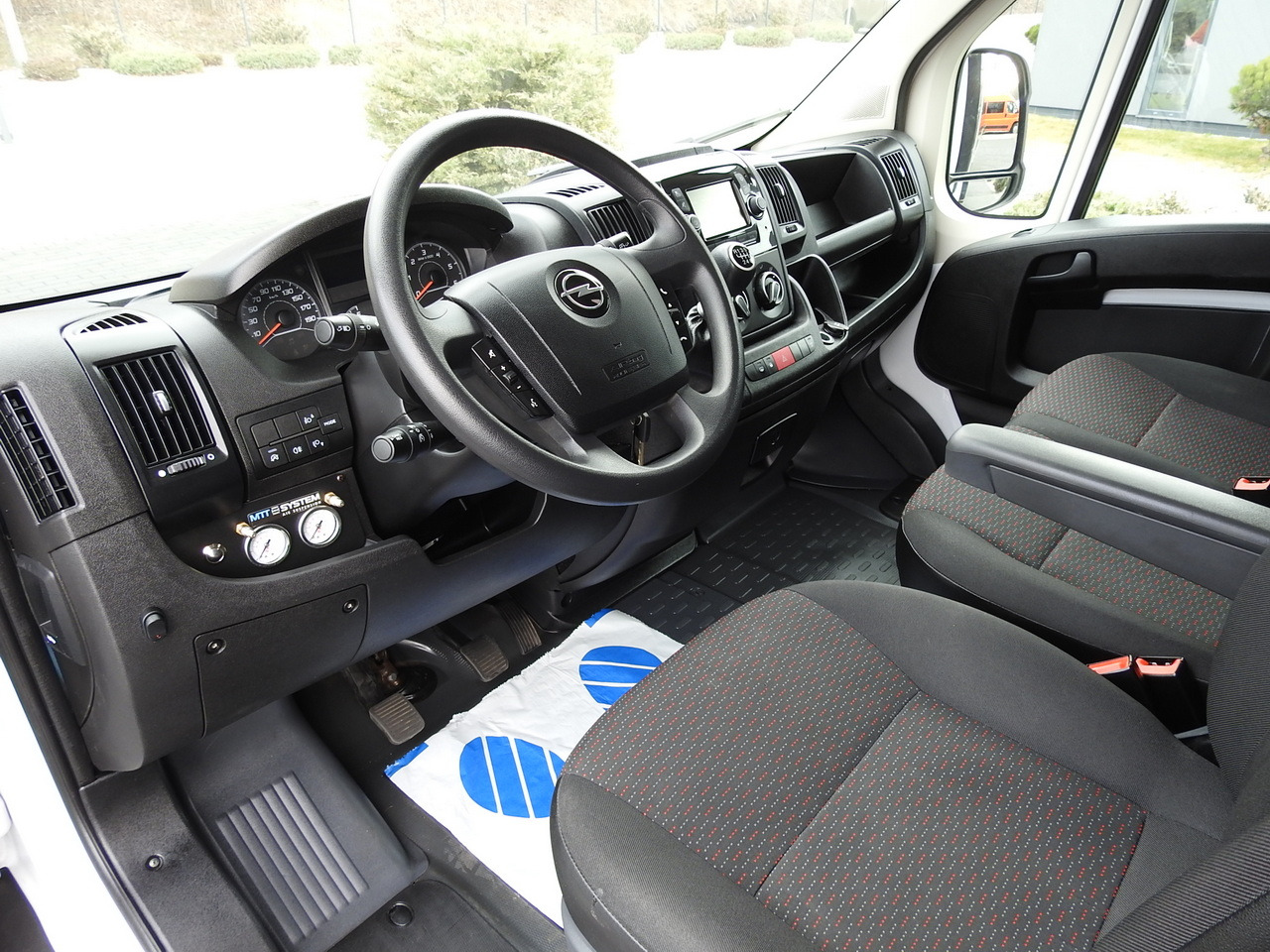 OPEL MOVANO TARPAULIN 10 PALLETS WEBASTO CRUISE CONTROL PNEUMATICS AIR CONDITIONING 165HP - Επαγγελματικό αυτοκίνητο με μουσαμά: φωτογραφία 2 OPEL MOVANO TARPAULIN 10 PALLETS WEBASTO CRUISE CONTROL PNEUMATICS AIR CONDITIONING 165HP - Επαγγελματικό αυτοκίνητο με μουσαμά: φωτογραφία 2