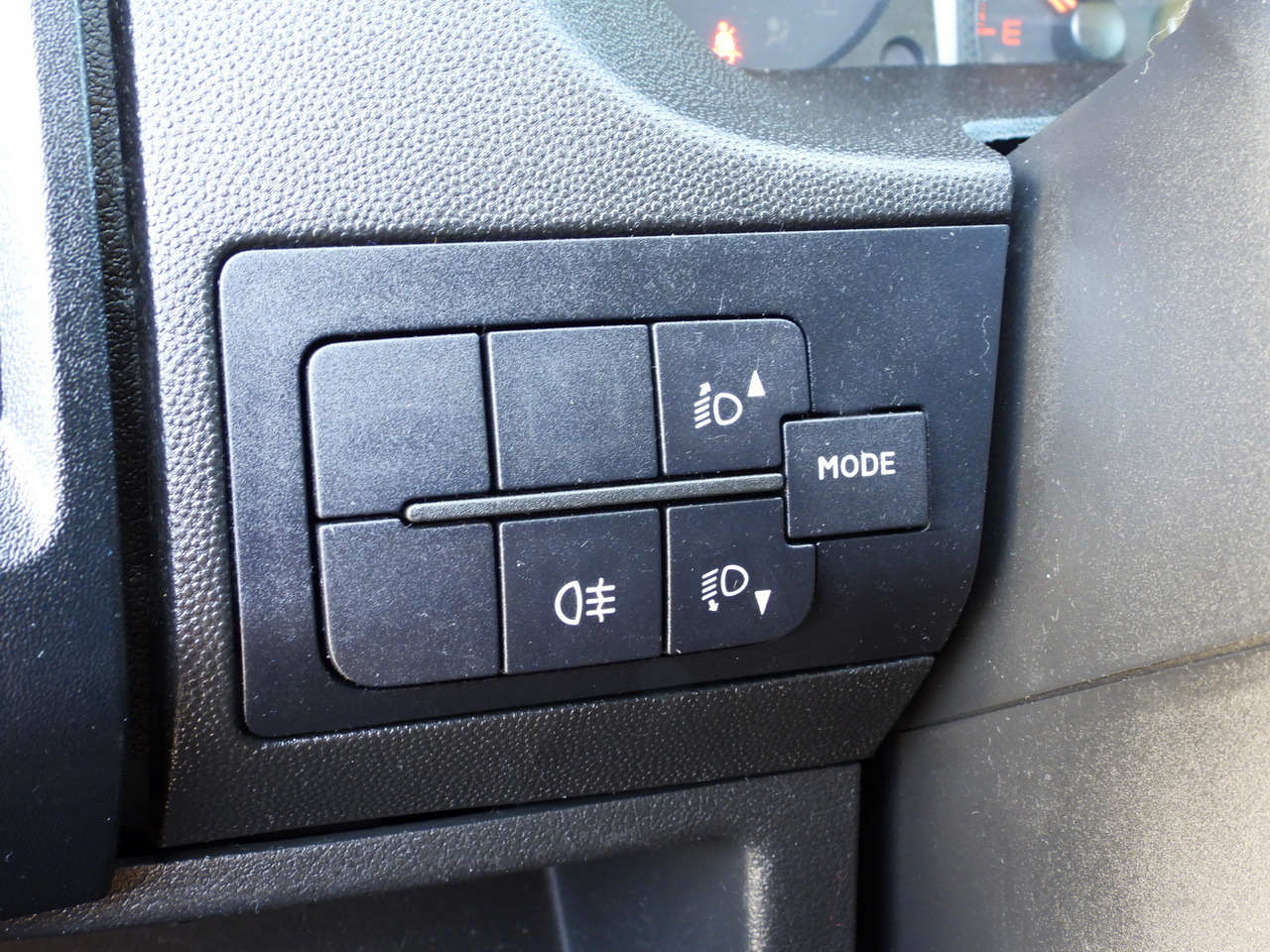 Μίσθωση PEUGEOT BOXER BOX LIFT 8 PALLETS CRUISE CONTROL AIR CONDITIONING  130HP PEUGEOT BOXER BOX LIFT 8 PALLETS CRUISE CONTROL AIR CONDITIONING  130HP: φωτογραφία 26