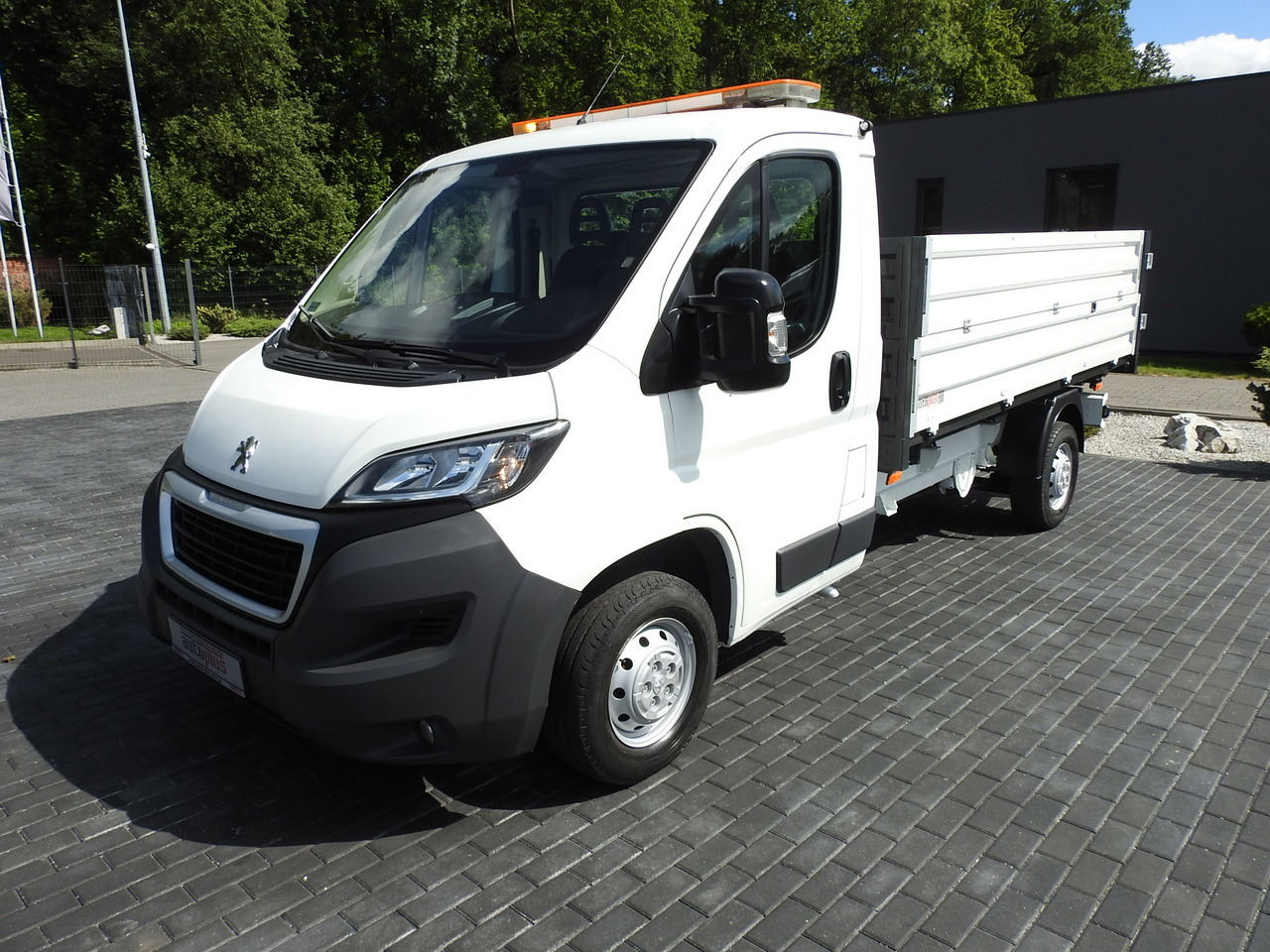 Όχημα με ανατρεπομενη καροτσα PEUGEOT BOXER THREE-WAY TIPPER AIR CONDITIONING 130HP: φωτογραφία 6 Όχημα με ανατρεπομενη καροτσα PEUGEOT BOXER THREE-WAY TIPPER AIR CONDITIONING 130HP: φωτογραφία 6