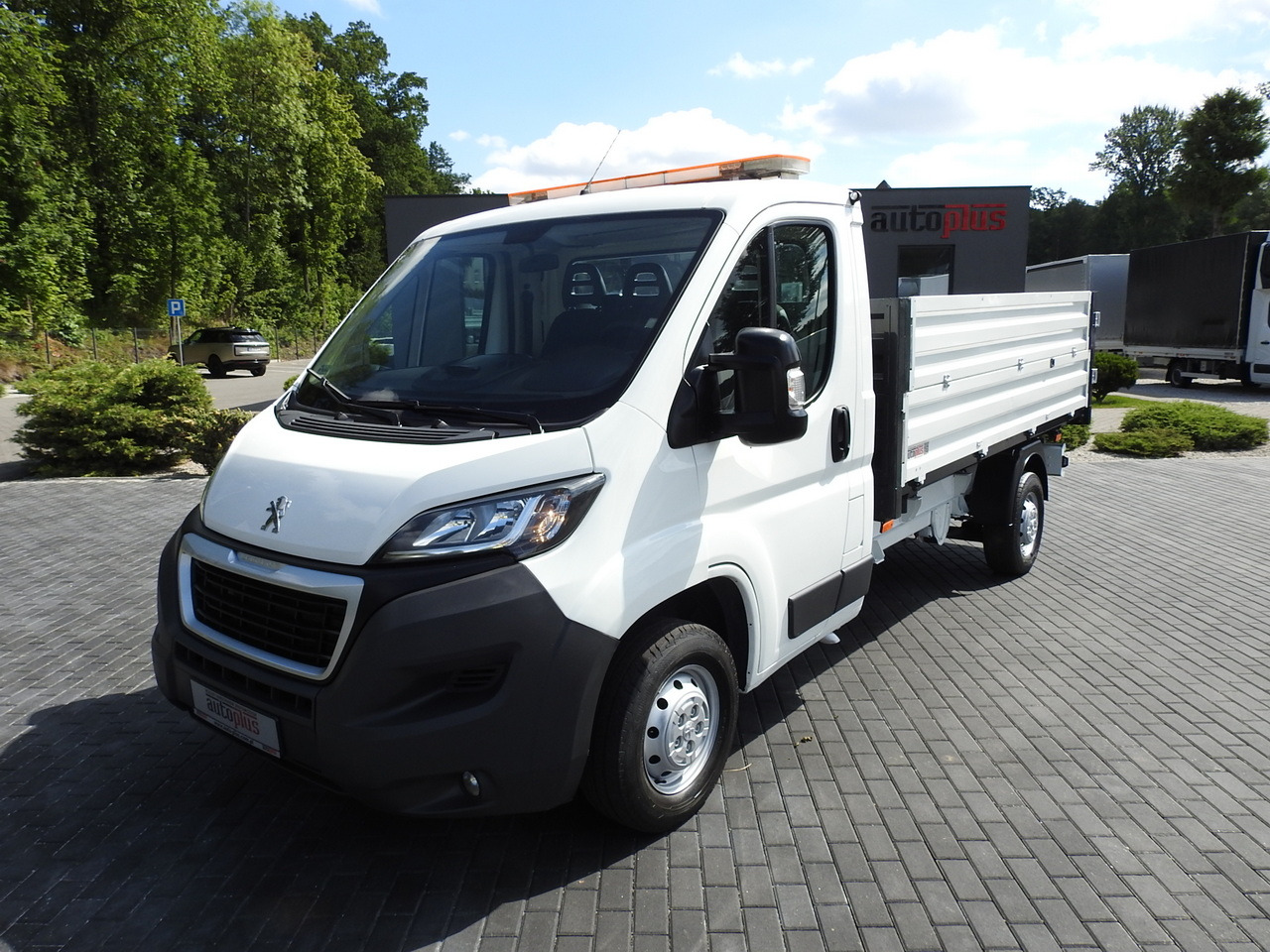 Όχημα με ανατρεπομενη καροτσα PEUGEOT BOXER THREE-WAY TIPPER AIR CONDITIONING 130HP: φωτογραφία 21 Όχημα με ανατρεπομενη καροτσα PEUGEOT BOXER THREE-WAY TIPPER AIR CONDITIONING 130HP: φωτογραφία 21