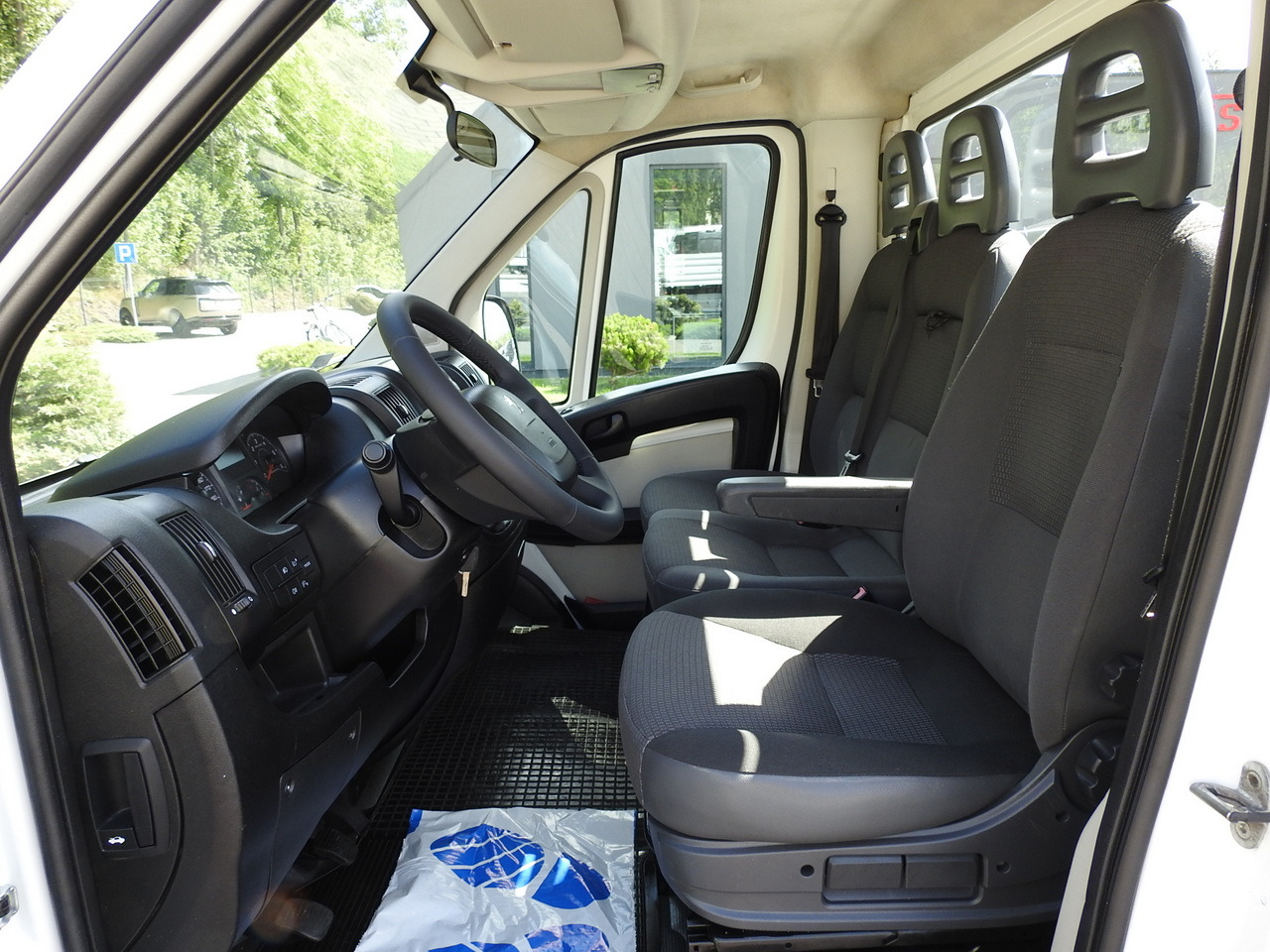 Όχημα με ανατρεπομενη καροτσα PEUGEOT BOXER THREE-WAY TIPPER AIR CONDITIONING 130HP: φωτογραφία 30 Όχημα με ανατρεπομενη καροτσα PEUGEOT BOXER THREE-WAY TIPPER AIR CONDITIONING 130HP: φωτογραφία 30