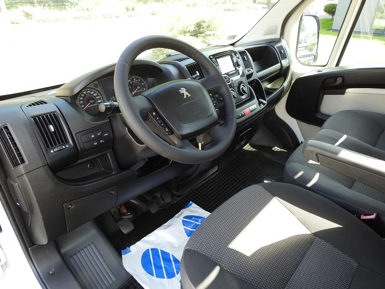 PEUGEOT BOXER THREE-WAY TIPPER AIR CONDITIONING 130HP - Όχημα με ανατρεπομενη καροτσα: φωτογραφία 2 PEUGEOT BOXER THREE-WAY TIPPER AIR CONDITIONING 130HP - Όχημα με ανατρεπομενη καροτσα: φωτογραφία 2