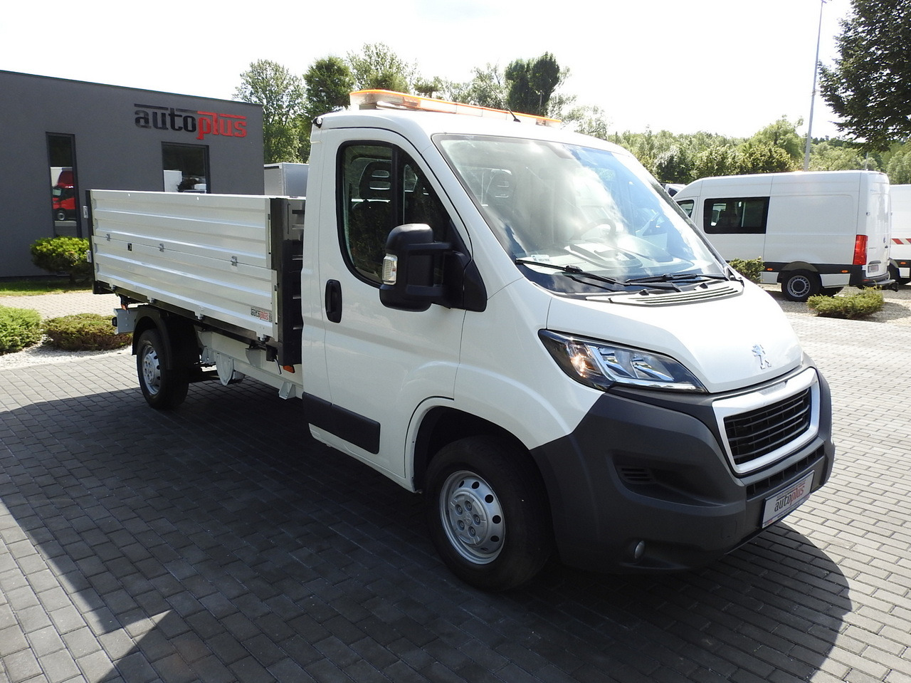PEUGEOT BOXER THREE-WAY TIPPER AIR CONDITIONING 130HP - Όχημα με ανατρεπομενη καροτσα: φωτογραφία 4 PEUGEOT BOXER THREE-WAY TIPPER AIR CONDITIONING 130HP - Όχημα με ανατρεπομενη καροτσα: φωτογραφία 4
