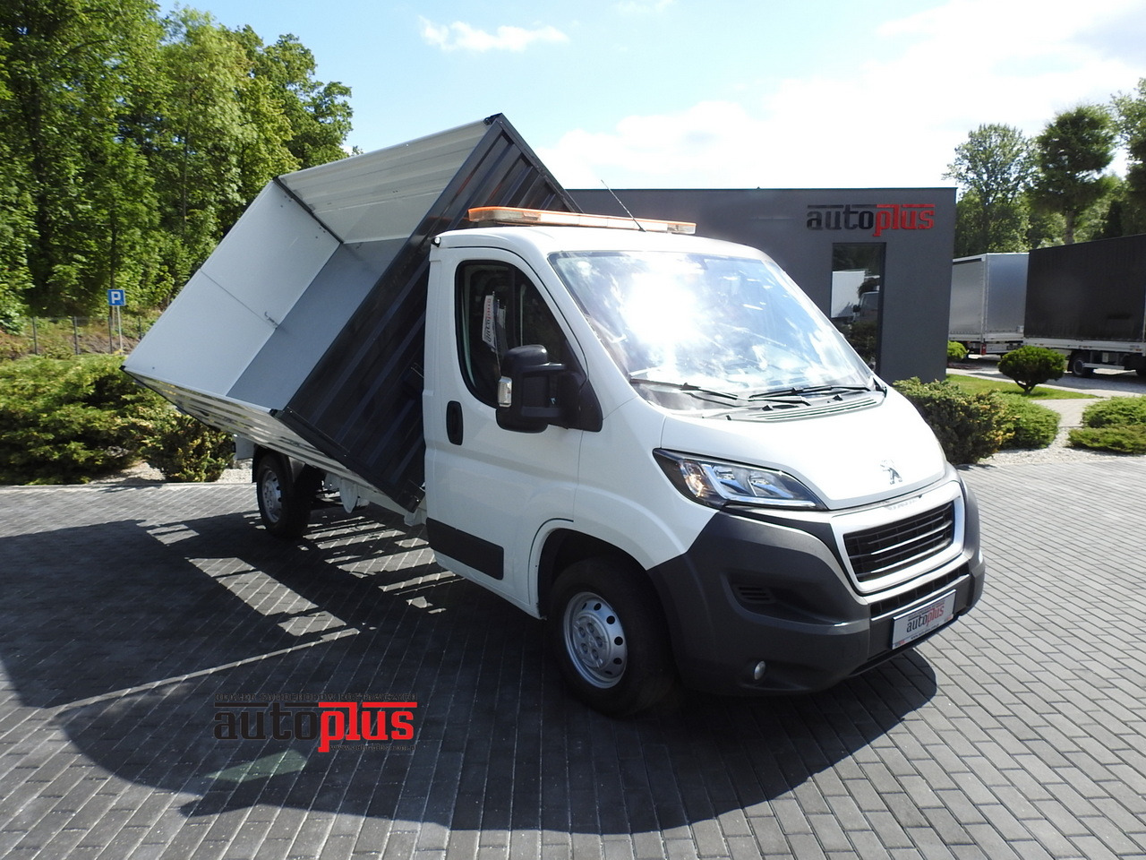 PEUGEOT BOXER THREE-WAY TIPPER AIR CONDITIONING 130HP - Όχημα με ανατρεπομενη καροτσα: φωτογραφία 1 PEUGEOT BOXER THREE-WAY TIPPER AIR CONDITIONING 130HP - Όχημα με ανατρεπομενη καροτσα: φωτογραφία 1