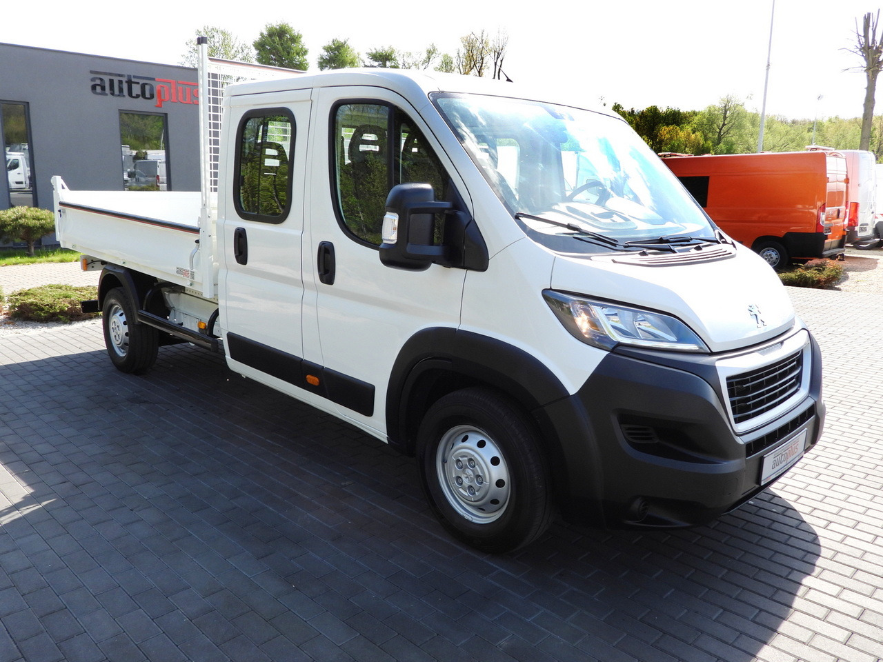 PEUGEOT BOXER TIPPER DOUBLE CABIN DOKA 7 SEATS CRUISE CONTROL AIR CONDITIONING 140HP - Όχημα με ανατρεπομενη καροτσα: φωτογραφία 4 PEUGEOT BOXER TIPPER DOUBLE CABIN DOKA 7 SEATS CRUISE CONTROL AIR CONDITIONING 140HP - Όχημα με ανατρεπομενη καροτσα: φωτογραφία 4
