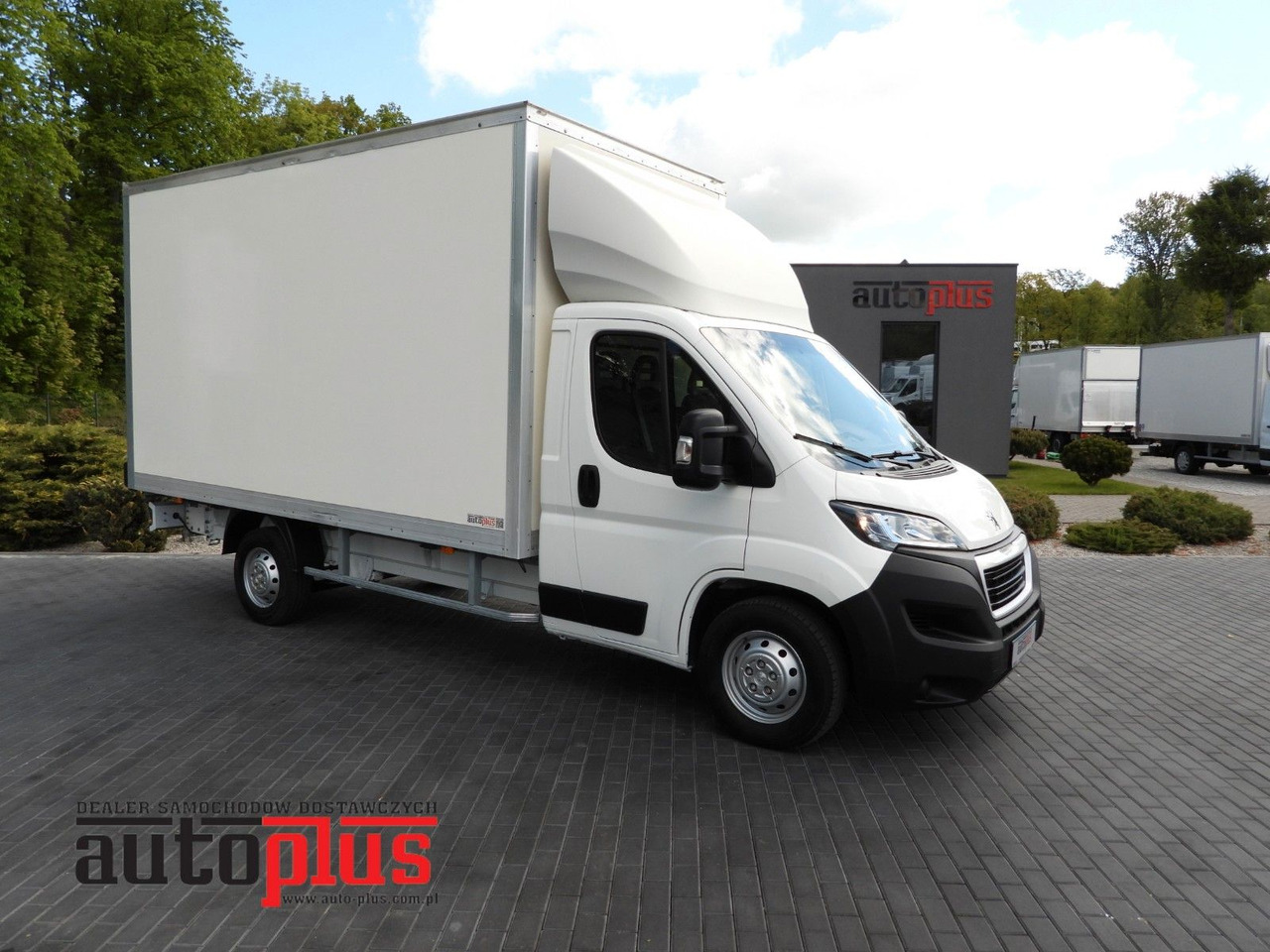 Peugeot BOXER KOFFER 8 PALETTEN TEMPOMAT KLIMAANLAGE Peugeot BOXER KOFFER 8 PALETTEN TEMPOMAT KLIMAANLAGE - Επαγγελματικό αυτοκίνητο κόφα: φωτογραφία 1 Peugeot BOXER KOFFER 8 PALETTEN TEMPOMAT KLIMAANLAGE Peugeot BOXER KOFFER 8 PALETTEN TEMPOMAT KLIMAANLAGE - Επαγγελματικό αυτοκίνητο κόφα: φωτογραφία 1