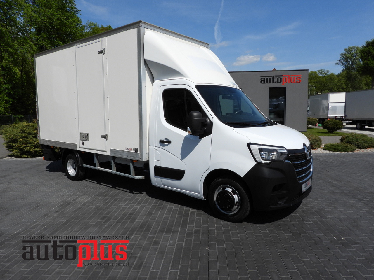 RENAULT MASTER BOX LIFT 8 PALLETS CRUISE CONTROL NAVIGATION LED LIGHTS TWIN WHEELS AIR CONDITIONING 145HP - Επαγγελματικό αυτοκίνητο κόφα: φωτογραφία 1 RENAULT MASTER BOX LIFT 8 PALLETS CRUISE CONTROL NAVIGATION LED LIGHTS TWIN WHEELS AIR CONDITIONING 145HP - Επαγγελματικό αυτοκίνητο κόφα: φωτογραφία 1