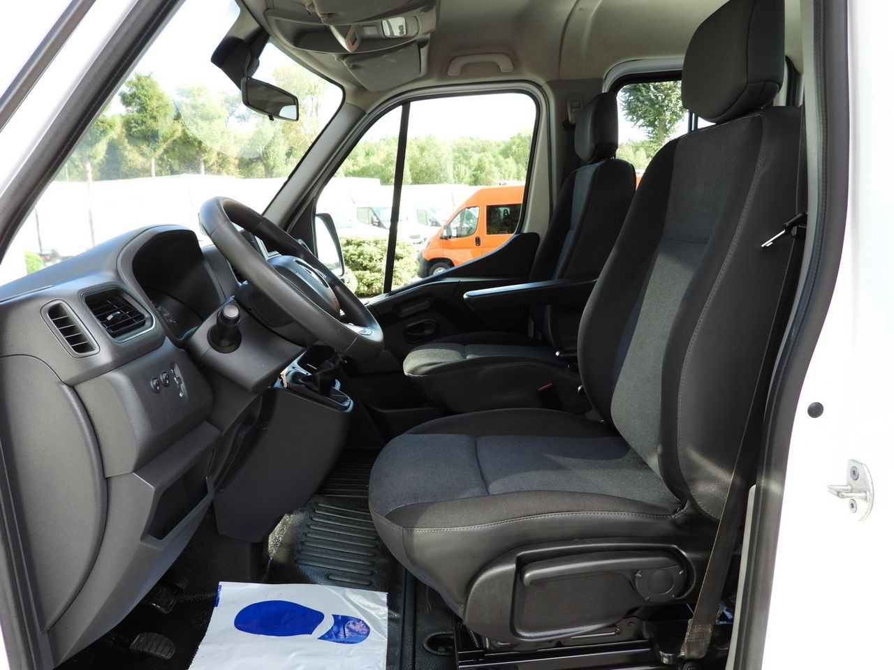 Όχημα με ανατρεπομενη καροτσα RENAULT MASTER TIPPER DOUBLE CABIN DOKA 6 SEATS CRUISE CONTROL LED LIGHTS TWIN WHEELS AIR CONDITIONING 165HP: φωτογραφία 23 Όχημα με ανατρεπομενη καροτσα RENAULT MASTER TIPPER DOUBLE CABIN DOKA 6 SEATS CRUISE CONTROL LED LIGHTS TWIN WHEELS AIR CONDITIONING 165HP: φωτογραφία 23