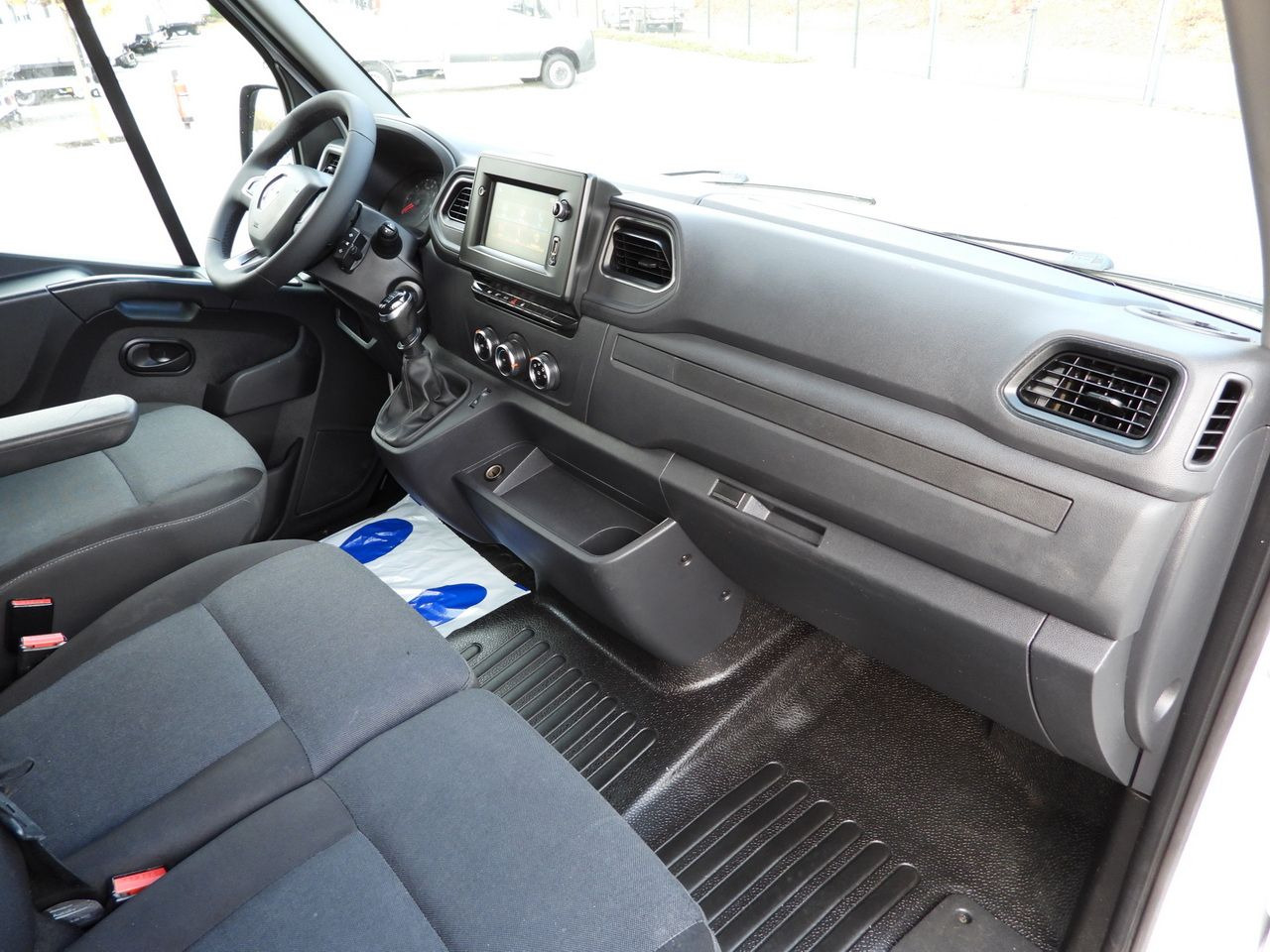 Όχημα με ανατρεπομενη καροτσα RENAULT MASTER TIPPER DOUBLE CABIN DOKA 7 SEATS CRUISE CONTROL NAVIGATION LED LIGHTS AIR CONDITIONING 145HP: φωτογραφία 34 Όχημα με ανατρεπομενη καροτσα RENAULT MASTER TIPPER DOUBLE CABIN DOKA 7 SEATS CRUISE CONTROL NAVIGATION LED LIGHTS AIR CONDITIONING 145HP: φωτογραφία 34