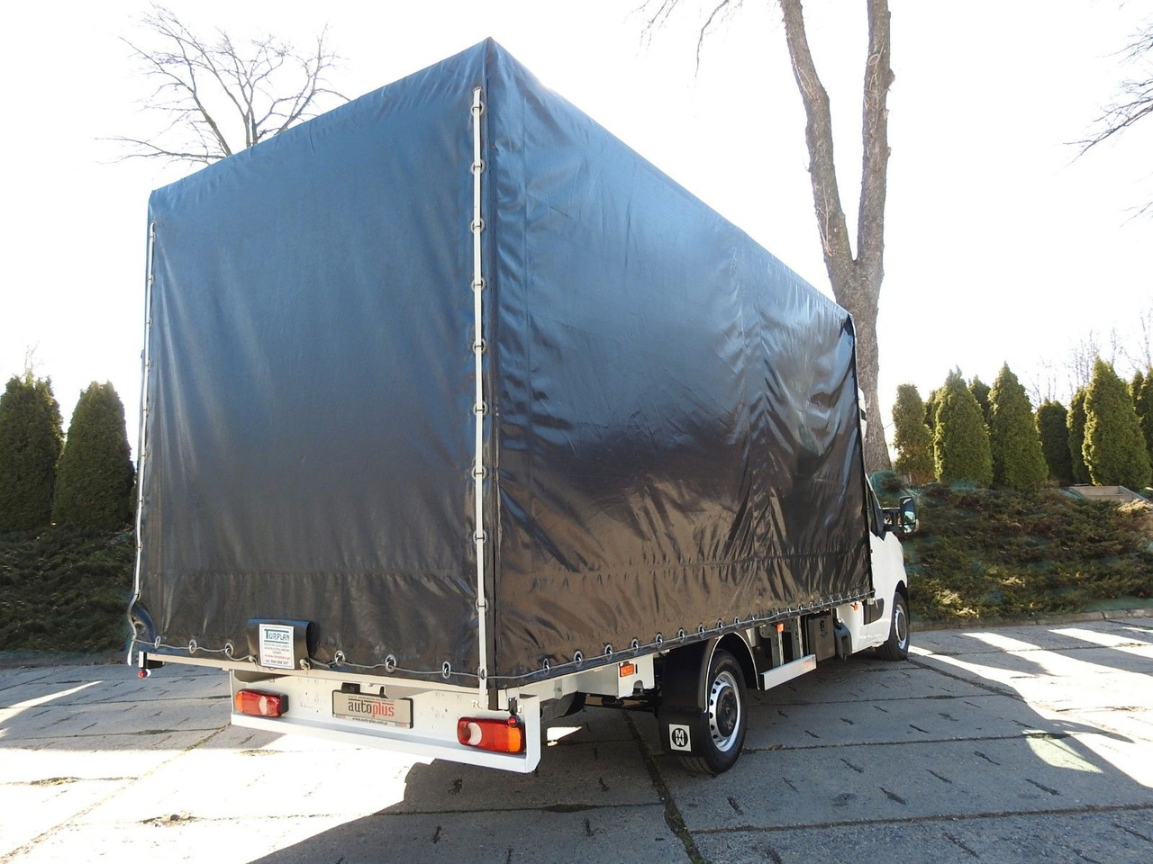 Renault MASTER PRITSCHE PLANE 10 PALETTEN WEBASTO A/C - Επαγγελματικό αυτοκίνητο με μουσαμά: φωτογραφία 3 Renault MASTER PRITSCHE PLANE 10 PALETTEN WEBASTO A/C - Επαγγελματικό αυτοκίνητο με μουσαμά: φωτογραφία 3