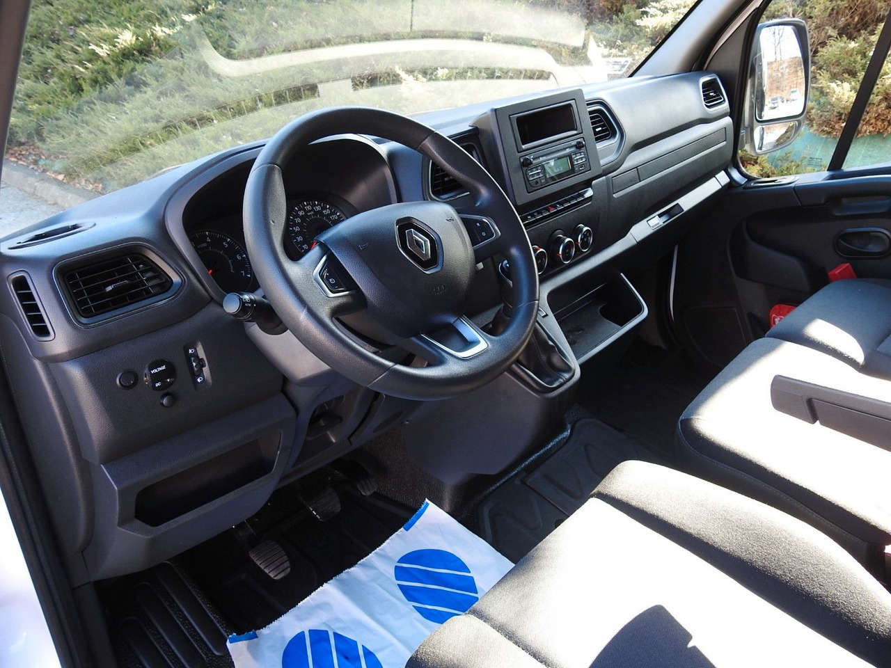 Renault MASTER PRITSCHE PLANE 10 PALETTEN WEBASTO A/C - Επαγγελματικό αυτοκίνητο με μουσαμά: φωτογραφία 2 Renault MASTER PRITSCHE PLANE 10 PALETTEN WEBASTO A/C - Επαγγελματικό αυτοκίνητο με μουσαμά: φωτογραφία 2