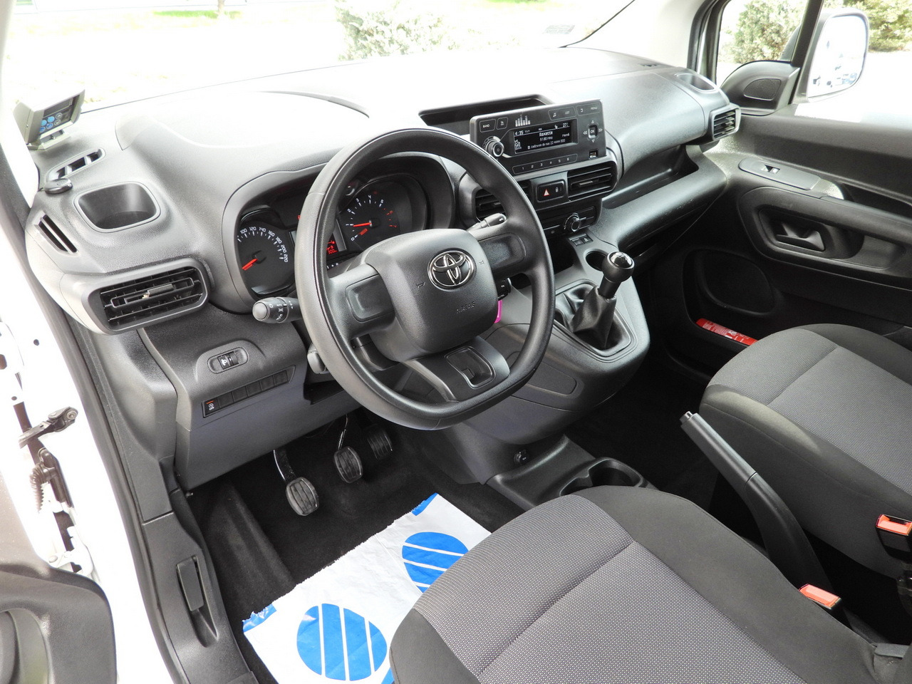 TOYOTA PROACE CITY REFRIGERATOR VAN -15*C POWER SUPPLY 230V CRUISE CONTROL AIR CONDITIONING 100HP - Επαγγελματικό αυτοκίνητο ψυγείο: φωτογραφία 2 TOYOTA PROACE CITY REFRIGERATOR VAN -15*C POWER SUPPLY 230V CRUISE CONTROL AIR CONDITIONING 100HP - Επαγγελματικό αυτοκίνητο ψυγείο: φωτογραφία 2