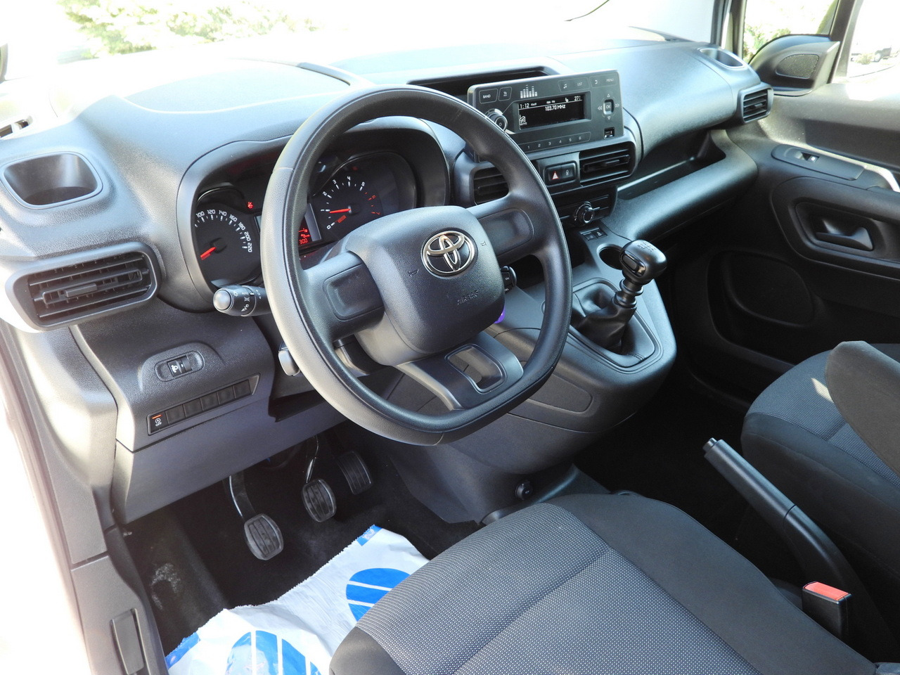 TOYOTA PROACE CITY REFRIGERATOR VAN -15*C POWER SUPPLY 230V CRUISE CONTROL AIR CONDITIONING 100HP - Επαγγελματικό αυτοκίνητο ψυγείο: φωτογραφία 2 TOYOTA PROACE CITY REFRIGERATOR VAN -15*C POWER SUPPLY 230V CRUISE CONTROL AIR CONDITIONING 100HP - Επαγγελματικό αυτοκίνητο ψυγείο: φωτογραφία 2