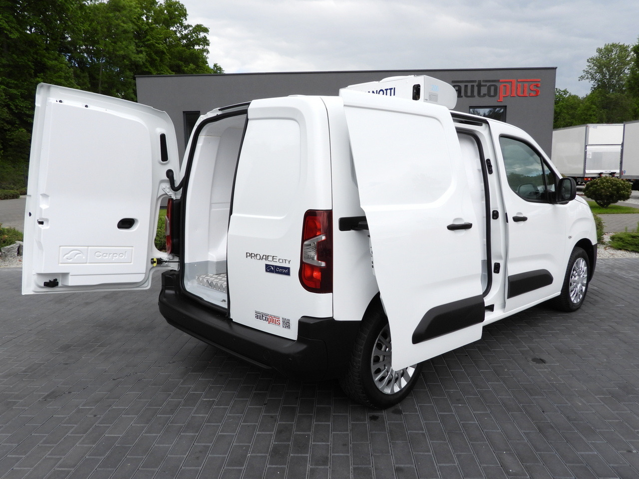 TOYOTA PROACE CITY REFRIGERATOR VAN -15*C POWER SUPPLY 230V CRUISE CONTROL AIR CONDITIONING 100HP - Επαγγελματικό αυτοκίνητο ψυγείο: φωτογραφία 3 TOYOTA PROACE CITY REFRIGERATOR VAN -15*C POWER SUPPLY 230V CRUISE CONTROL AIR CONDITIONING 100HP - Επαγγελματικό αυτοκίνητο ψυγείο: φωτογραφία 3