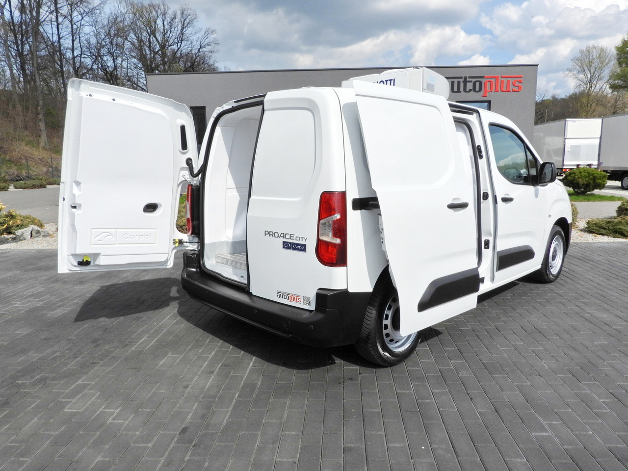 TOYOTA PROACE CITY REFRIGERATOR VAN -15*C POWER SUPPLY 230V CRUISE CONTROL AIR CONDITIONING 100HP - Επαγγελματικό αυτοκίνητο ψυγείο: φωτογραφία 3 TOYOTA PROACE CITY REFRIGERATOR VAN -15*C POWER SUPPLY 230V CRUISE CONTROL AIR CONDITIONING 100HP - Επαγγελματικό αυτοκίνητο ψυγείο: φωτογραφία 3