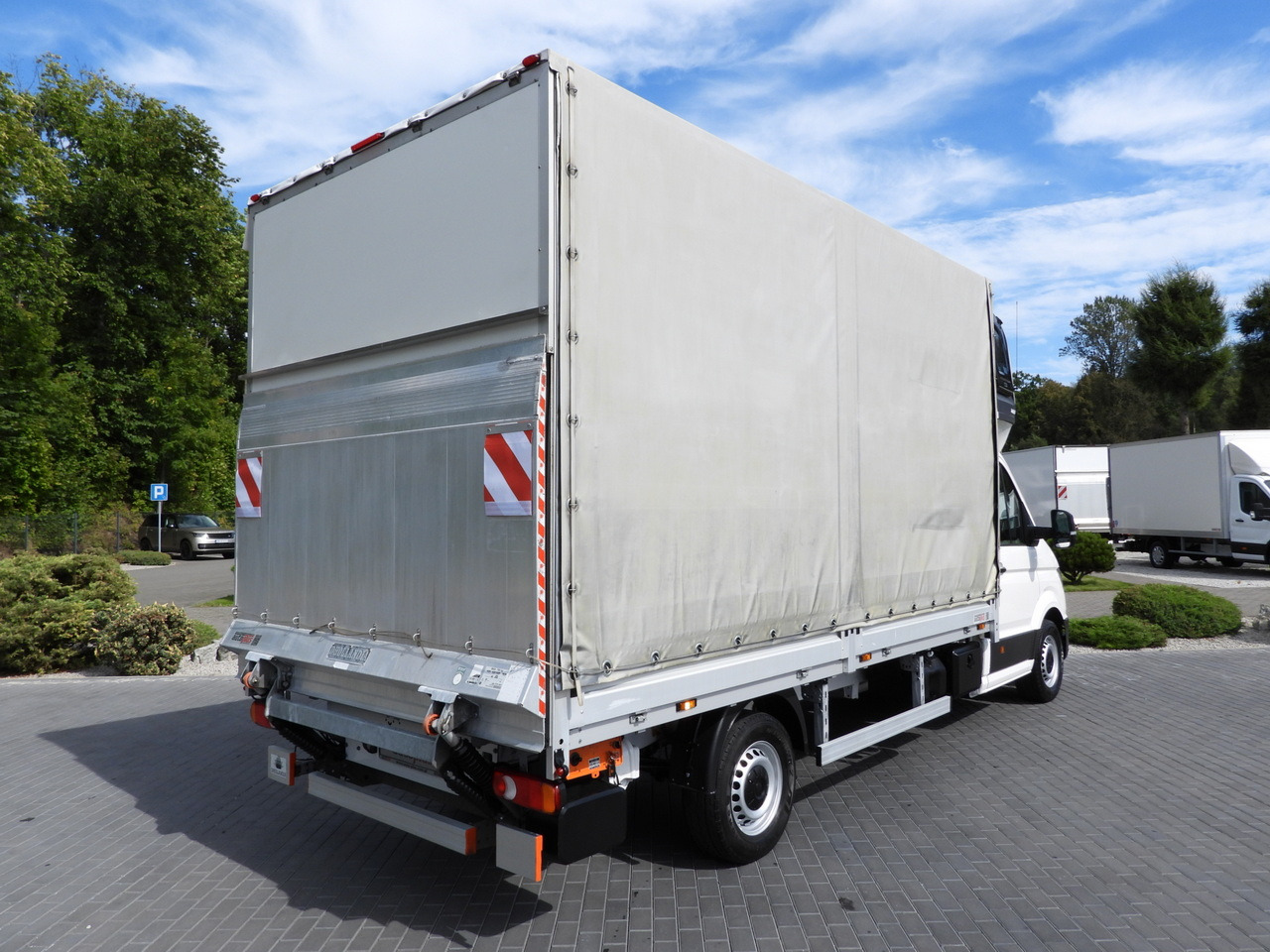 VOLKSWAGEN CRAFTER TARPAULIN LIFT 8 PALLETS WEBASTO CRUISE CONTROL LED LIGHTS AIR CONDITIONING 180HP - Επαγγελματικό αυτοκίνητο με μουσαμά: φωτογραφία 3 VOLKSWAGEN CRAFTER TARPAULIN LIFT 8 PALLETS WEBASTO CRUISE CONTROL LED LIGHTS AIR CONDITIONING 180HP - Επαγγελματικό αυτοκίνητο με μουσαμά: φωτογραφία 3