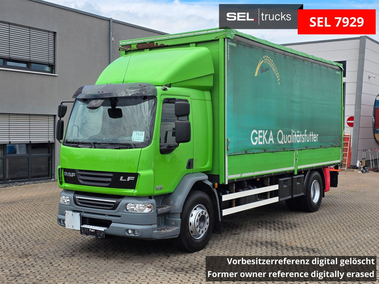 DAF FA LF 55.300 / Ladebordwand + Kofferseite - Φορτηγό μουσαμάς: φωτογραφία 1 DAF FA LF 55.300 / Ladebordwand + Kofferseite - Φορτηγό μουσαμάς: φωτογραφία 1