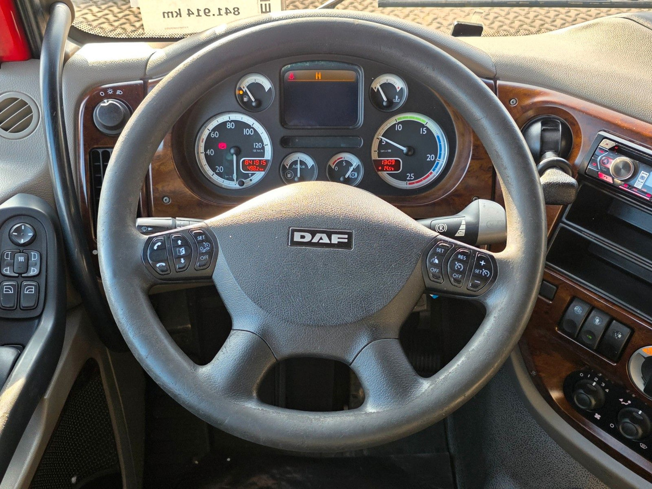 Τράκτορας DAF XF 105.460 / ZF Intarder / Standklimaanlage: φωτογραφία 34 Τράκτορας DAF XF 105.460 / ZF Intarder / Standklimaanlage: φωτογραφία 34