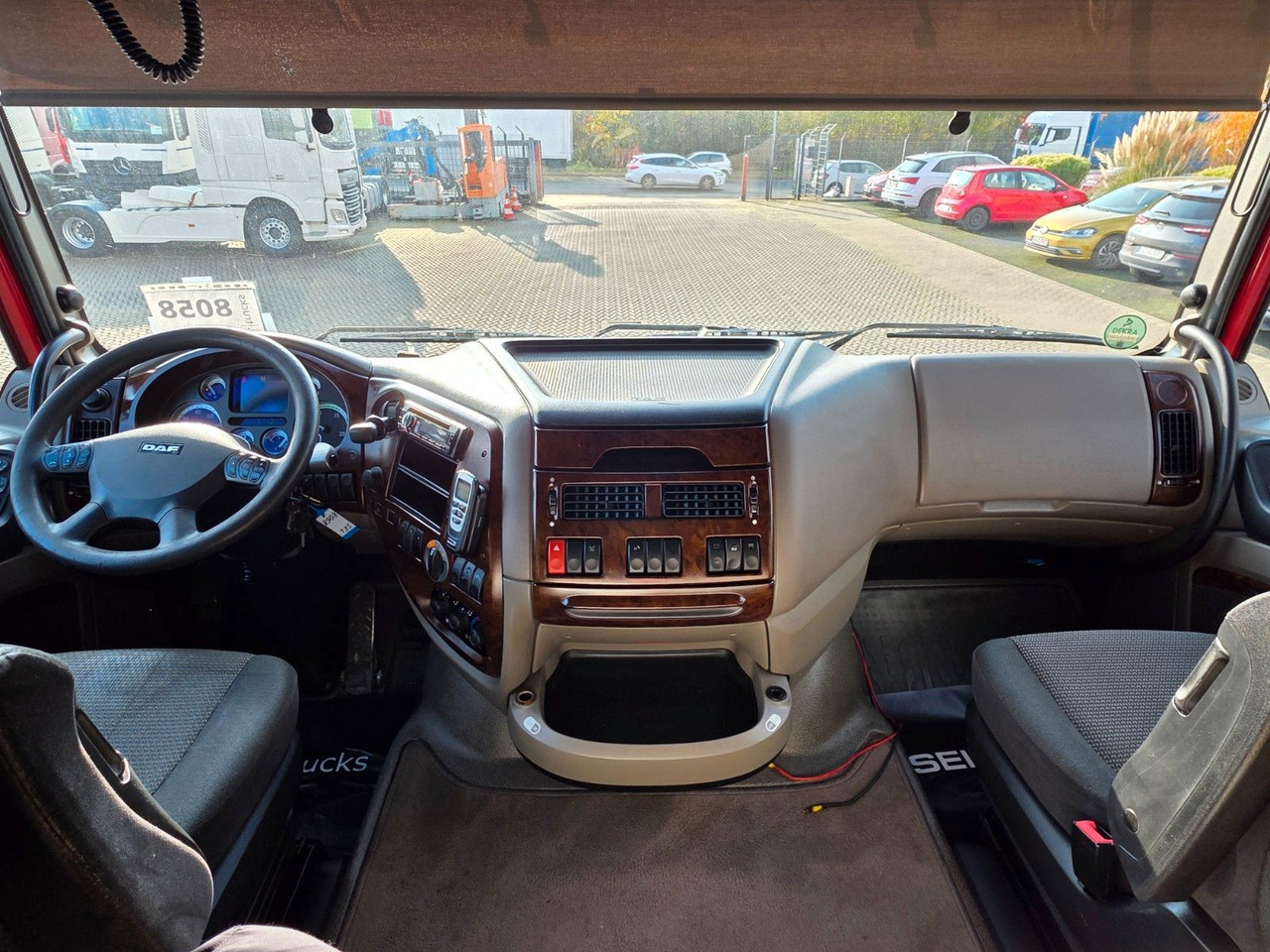 Τράκτορας DAF XF 105.460 / ZF Intarder / Standklimaanlage: φωτογραφία 32 Τράκτορας DAF XF 105.460 / ZF Intarder / Standklimaanlage: φωτογραφία 32