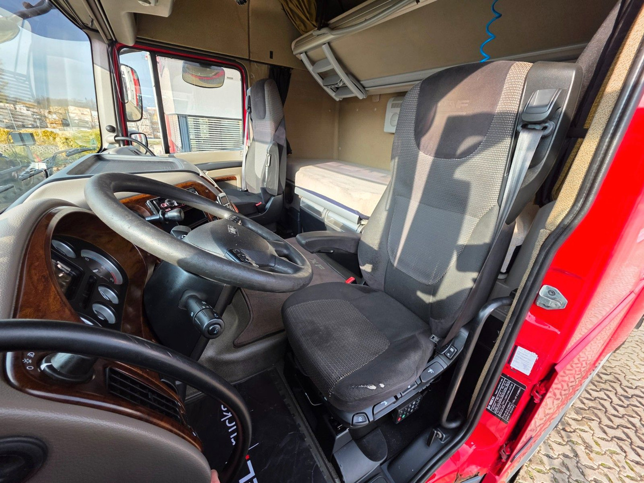 Τράκτορας DAF XF 105.460 / ZF Intarder / Standklimaanlage: φωτογραφία 22 Τράκτορας DAF XF 105.460 / ZF Intarder / Standklimaanlage: φωτογραφία 22