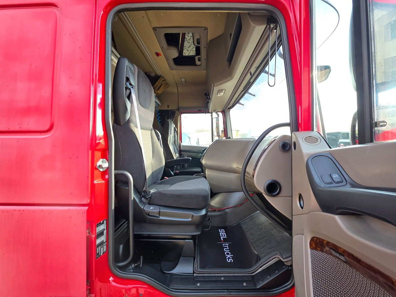 Τράκτορας DAF XF 105.460 / ZF Intarder / Standklimaanlage: φωτογραφία 23 Τράκτορας DAF XF 105.460 / ZF Intarder / Standklimaanlage: φωτογραφία 23