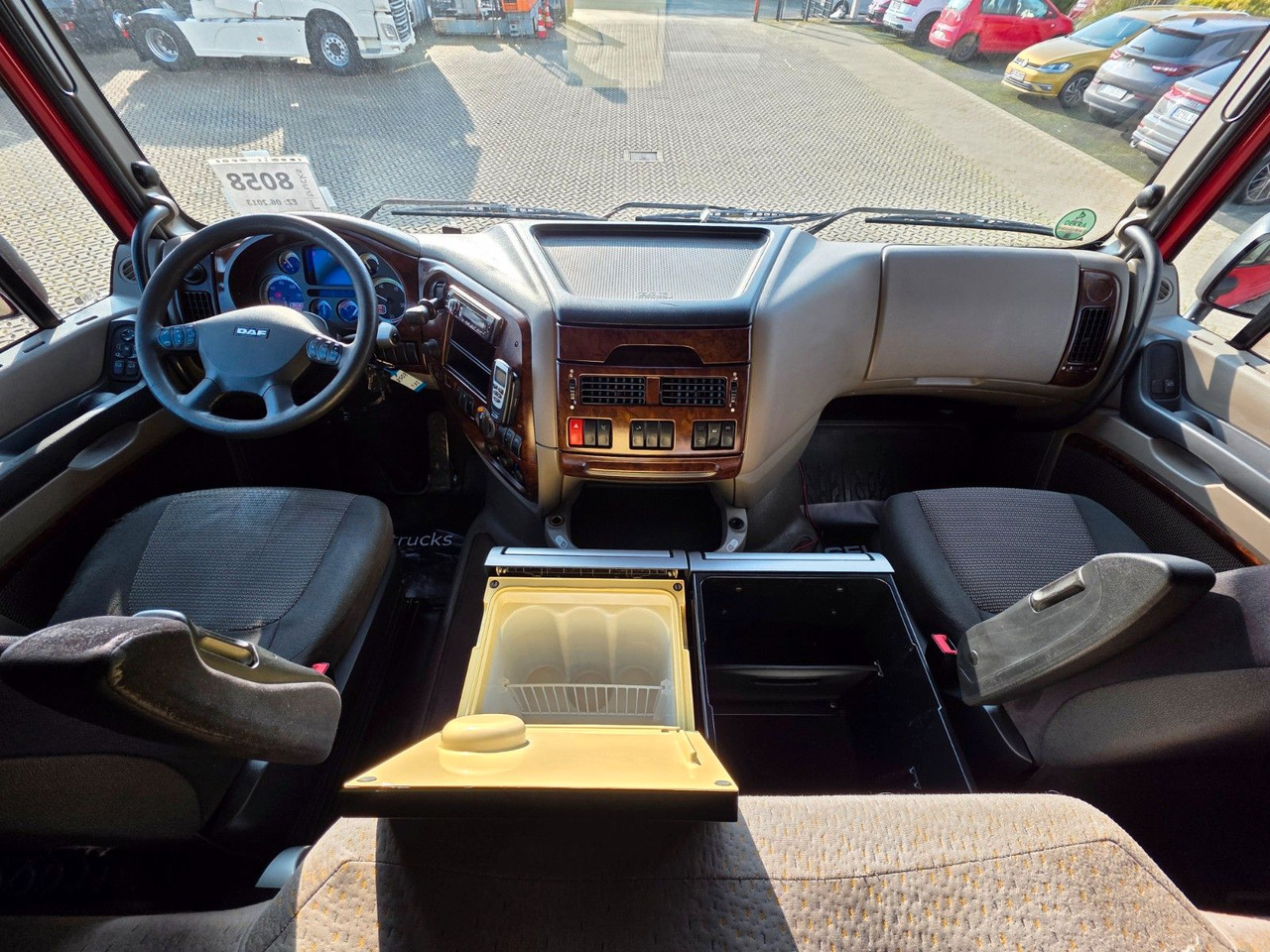 Τράκτορας DAF XF 105.460 / ZF Intarder / Standklimaanlage: φωτογραφία 31 Τράκτορας DAF XF 105.460 / ZF Intarder / Standklimaanlage: φωτογραφία 31