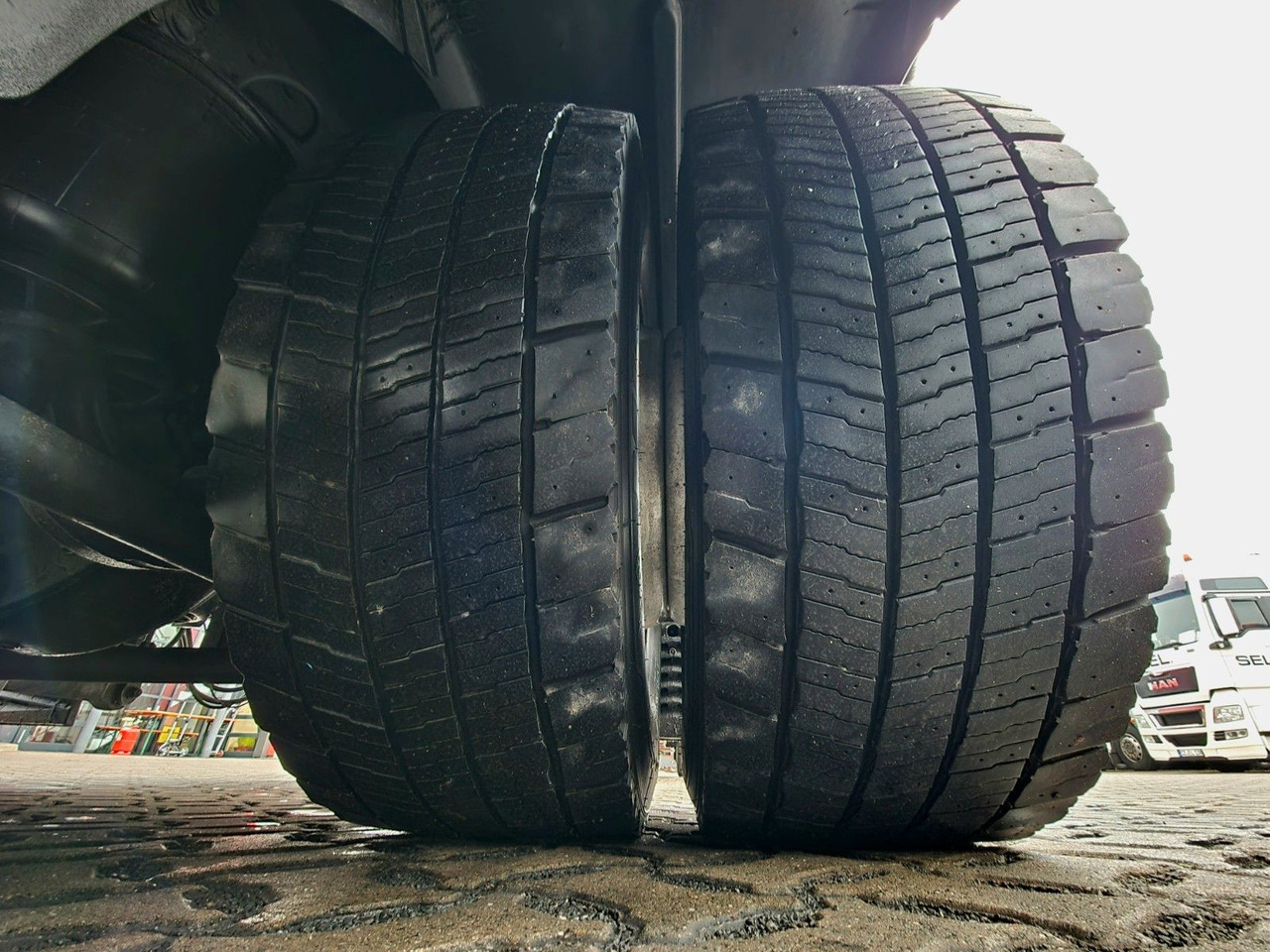 Φορτηγό μουσαμάς MAN TGX 18.470 4X2 LL/Intarder/Aluklap./Durchlade/6D: φωτογραφία 24
