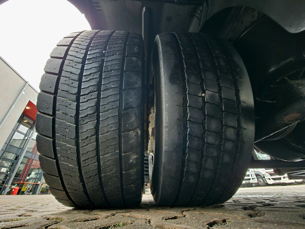 Φορτηγό μουσαμάς MAN TGX 18.470 4X2 LL/Intarder/Aluklap./Durchlade/6D: φωτογραφία 25
